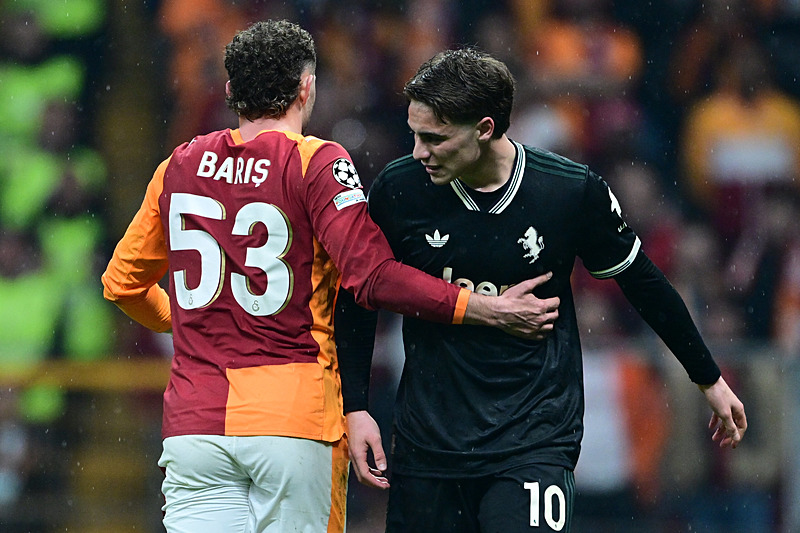 Galatasaray’ın yıldızına dev kulüplerden kanca! Transfer bombası patlıyor mu?