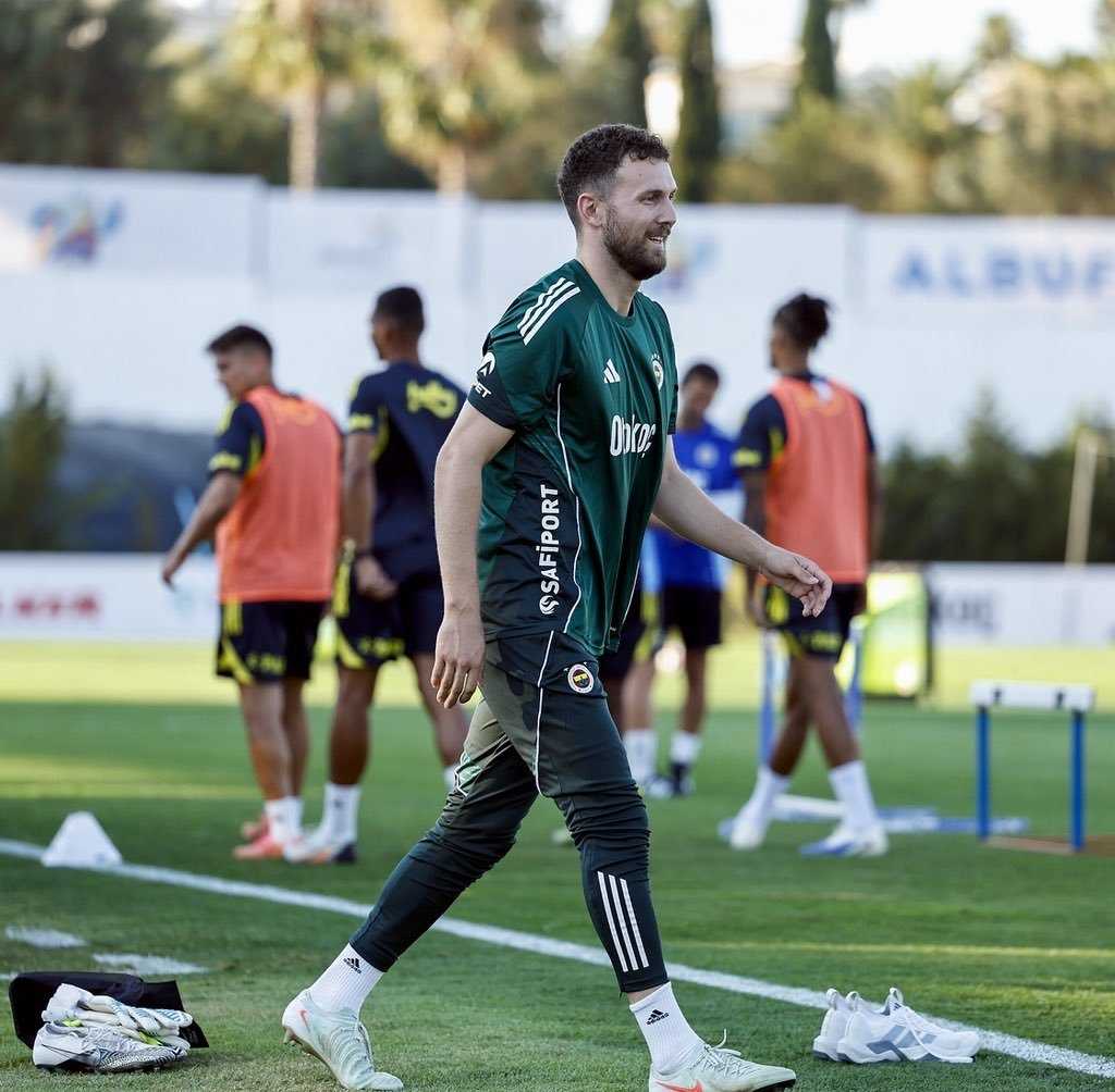 Fenerbahçe o ismin geleceği hakkında kararını verdi! Sözleşmesi...