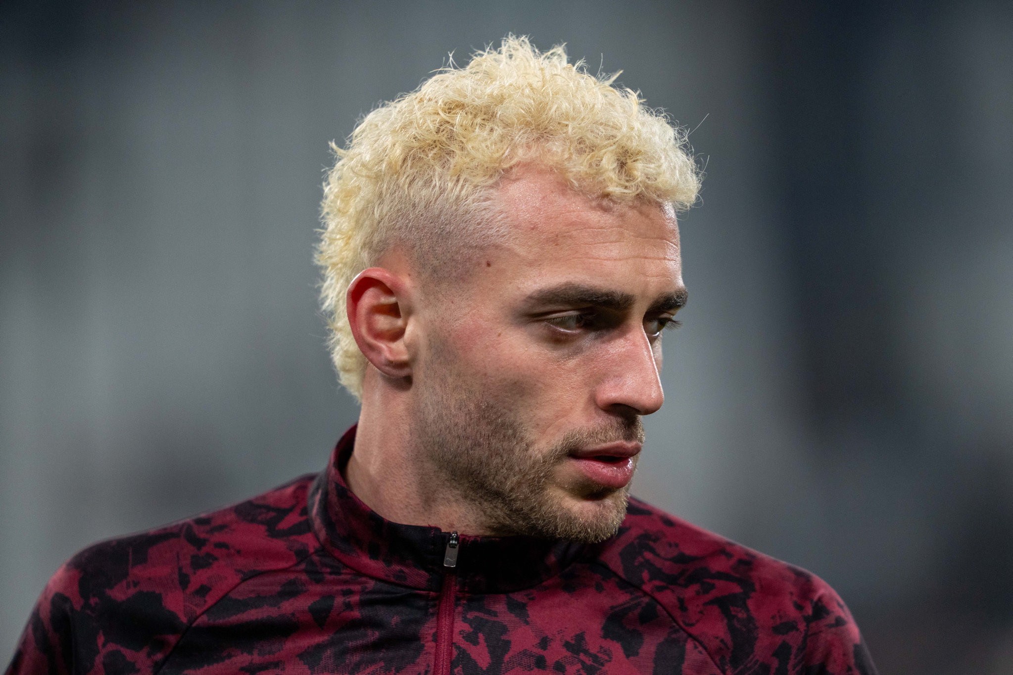 Türk futbolcunun satılması durumunda ise sarı-kırmızılılar Napoli ile Hollandalı kanat oyuncusu için görüşmelere başlamayı planlıyor.