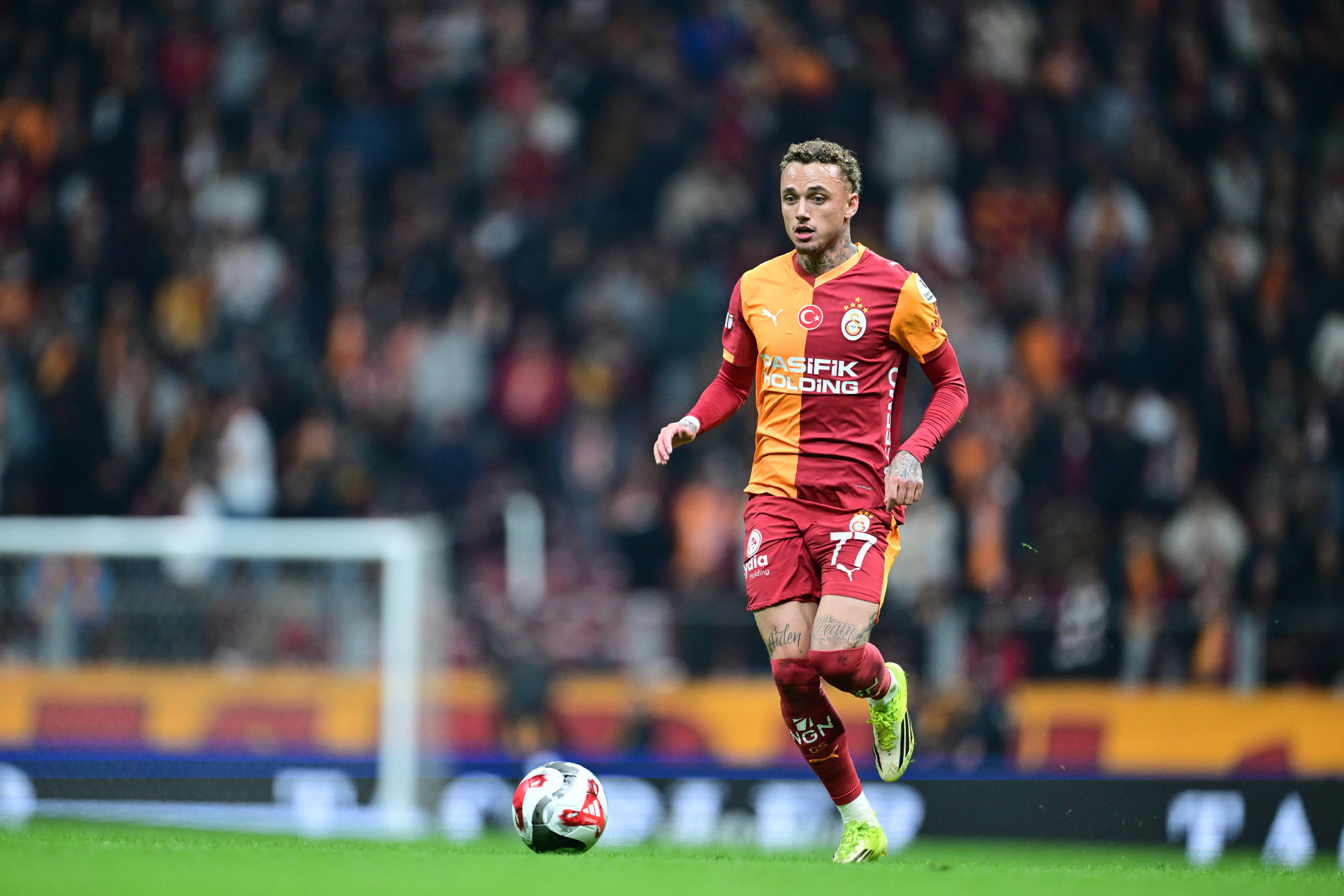 İtalyan kulübü ile Galatasaray'ın Lang anlaşmasındaki satın alma opsiyonunun 30 milyon euro olduğu belirtiliyor.