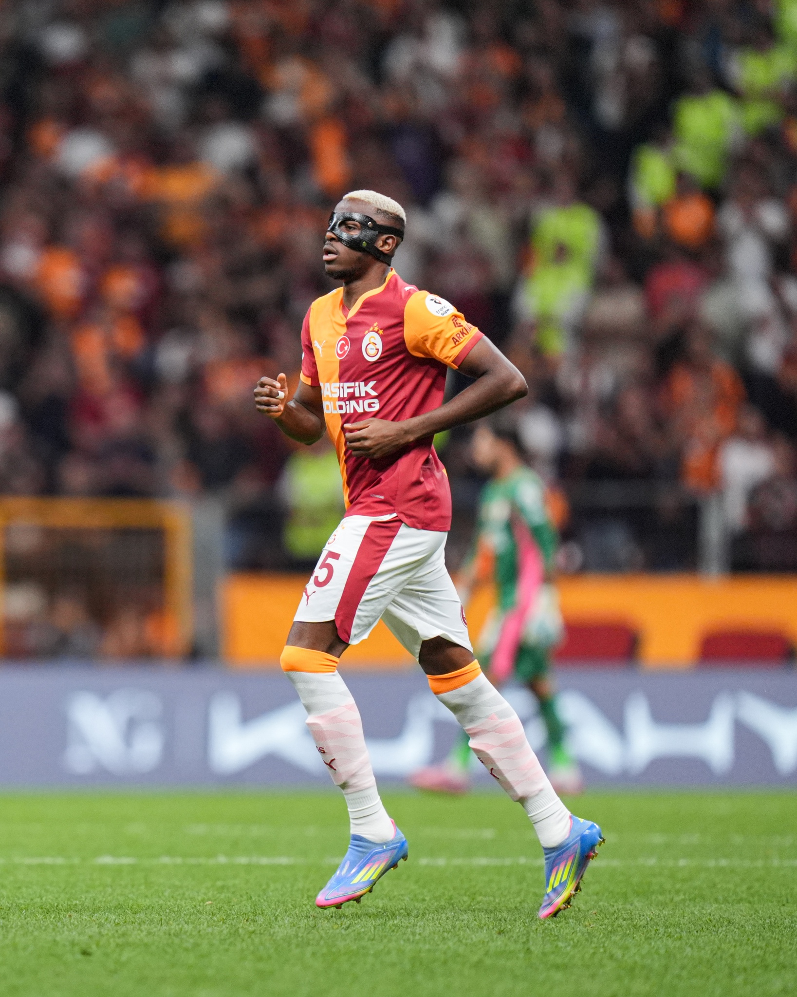 120 MİLYON EURO!PSG'nin ise 120 milyon euro seviyesinde bir teklif yaparak rakiplerini geride bırakmayı planladığı belirtiliyor.