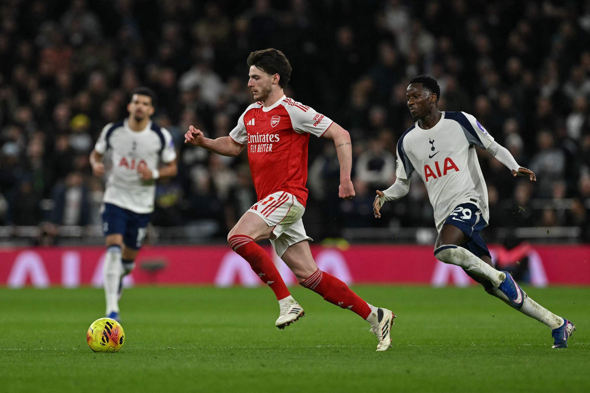 TRANSFER HABERİ: Fenerbahçe ve Galatasaray’dan yeni sezon kapışması!