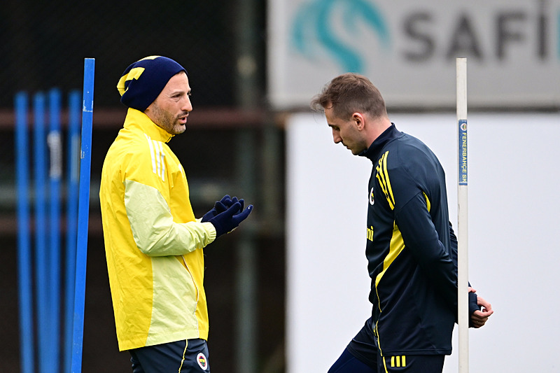 Domenico Tedesco’ya flaş doktor uyarısı! Bu halde ayakta duramazsın