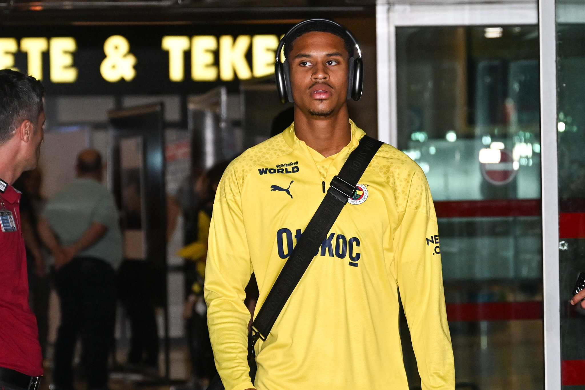 Jayden Oosterwolde’ye Premier Lig’den 2 talip! Fenerbahçe o fiyatın altına satmayacak