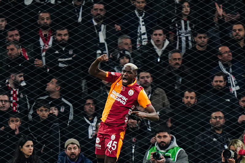 Osimhen’e bir talip daha! Transferi bitirecek isim...