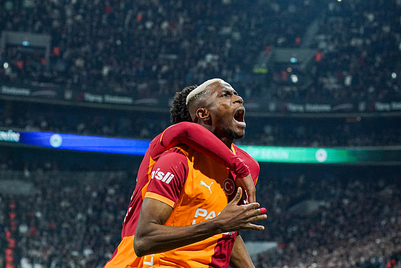 Osimhen’e bir talip daha! Transferi bitirecek isim...