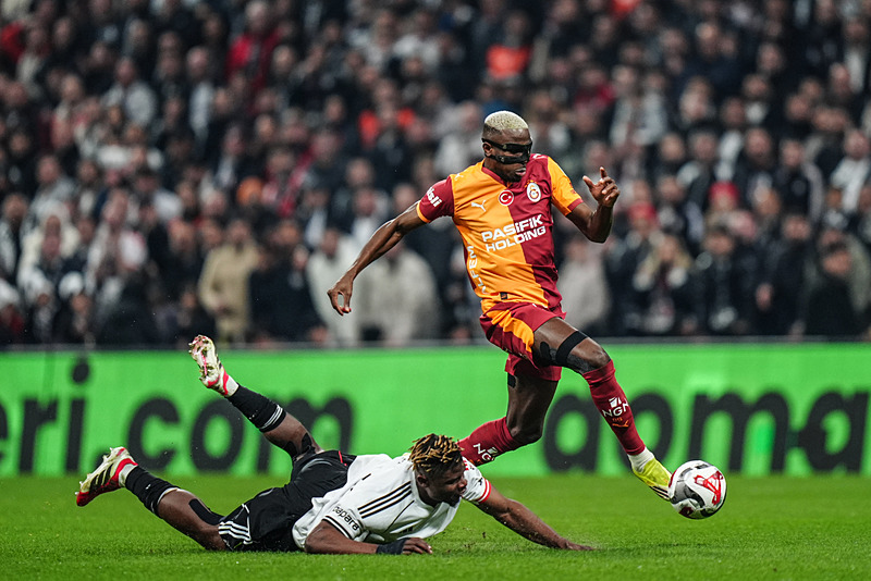 Osimhen’e bir talip daha! Transferi bitirecek isim...