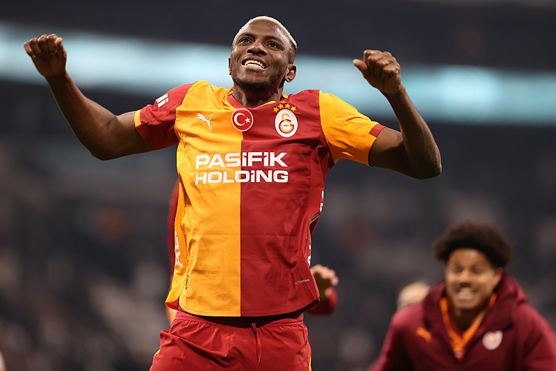 Osimhen’e bir talip daha! Transferi bitirecek isim...