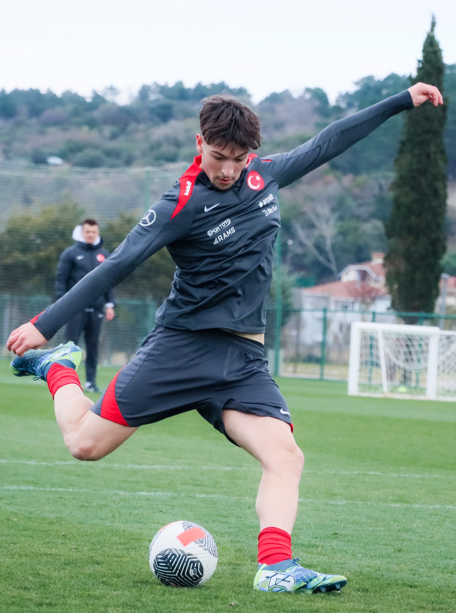 Fenerbahçe’den sürpriz transfer hamlesi! Alman ekibi ile masaya oturacaklar