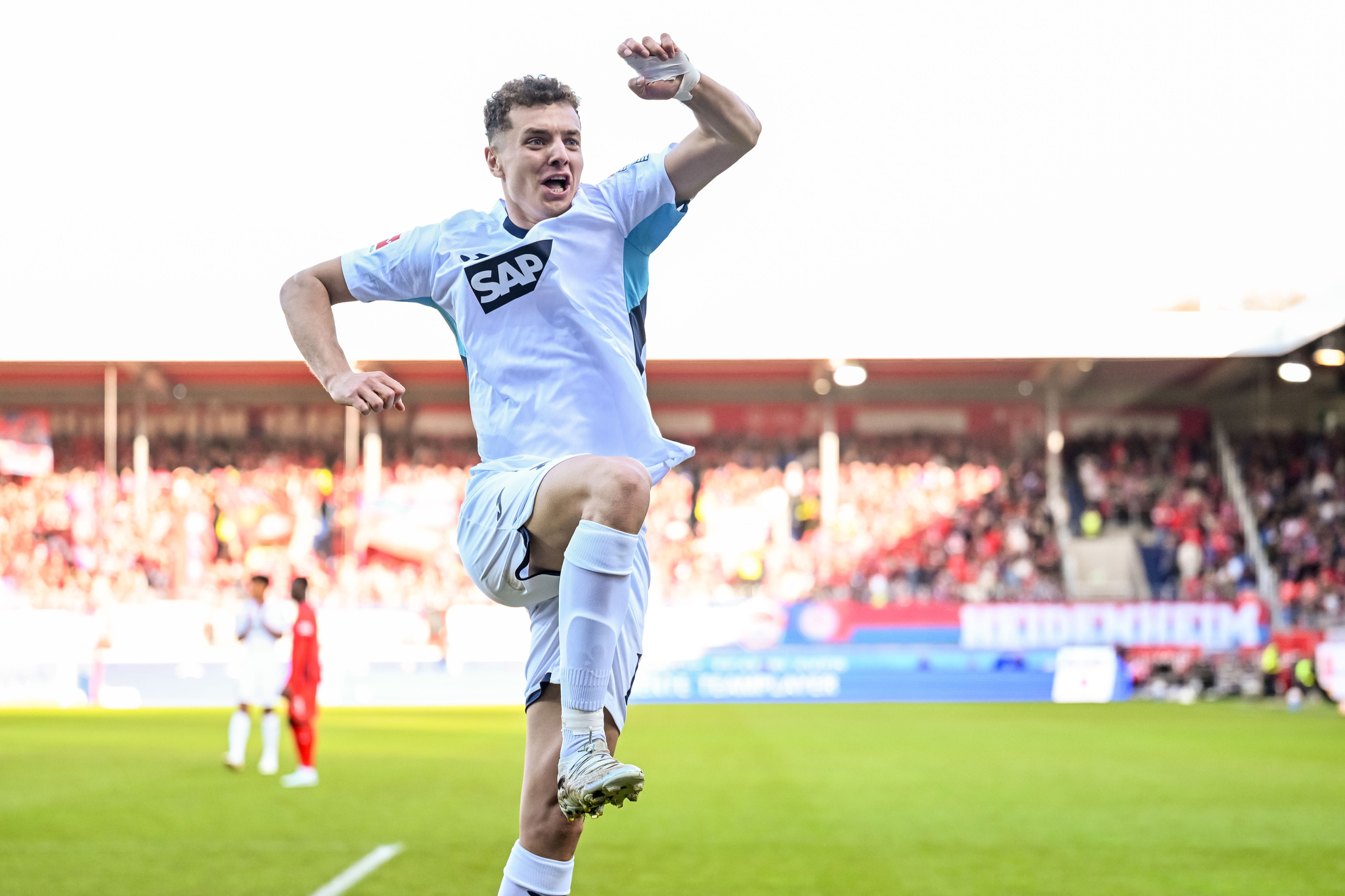 Fenerbahçe’nin santrforu Bundesliga’dan! Transferde Ada’dan dev rakip