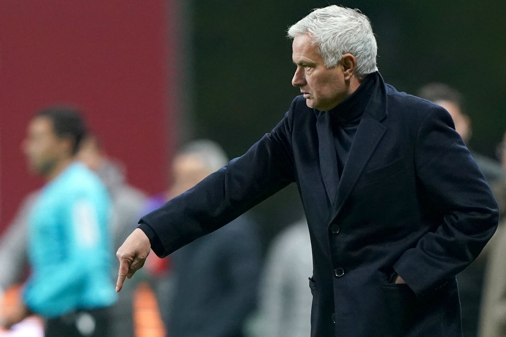 UEFA, Fenerbahçe’nin o transferlerini inceleyecek! Kerem, Skriniar, Mourinho, Carlos