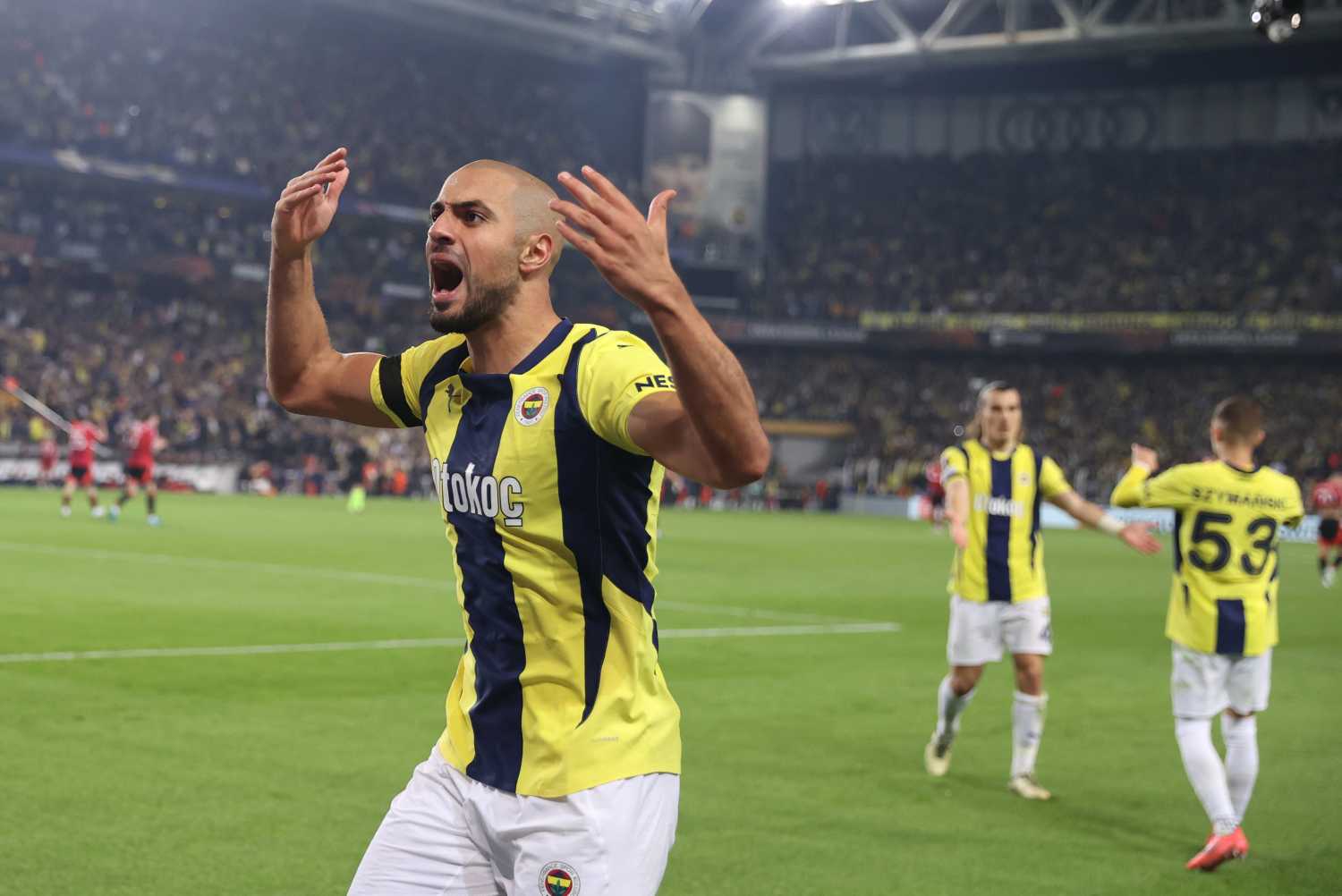 Fenerbahçeli isme Komşu’dan transfer kancası!