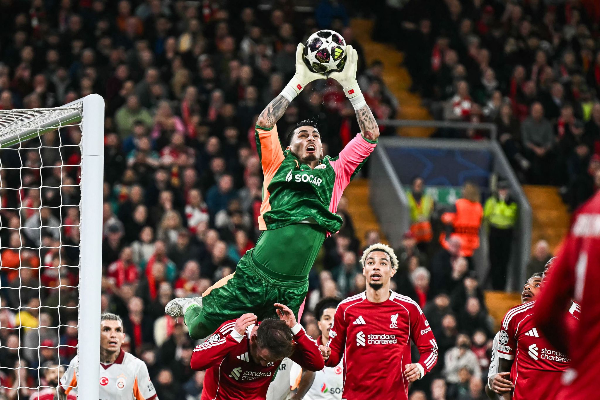 Uğurcan Çakır’a 3 talip birden! İngilizleri peşine taktı