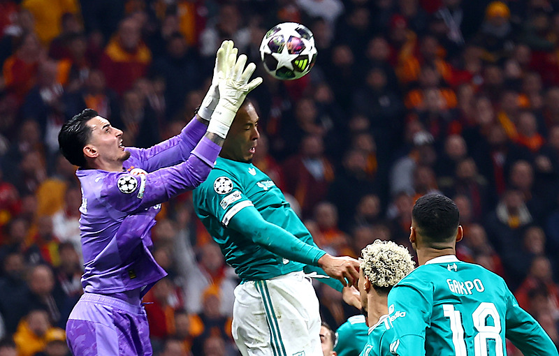 Transfermarkt verilerine göre 15 milyon Euro piyasa değeri bulunan Uğurcan Çakır'ın, Galatasaray ile mevcut sözleşmesi 2030 yılında sona erecek.