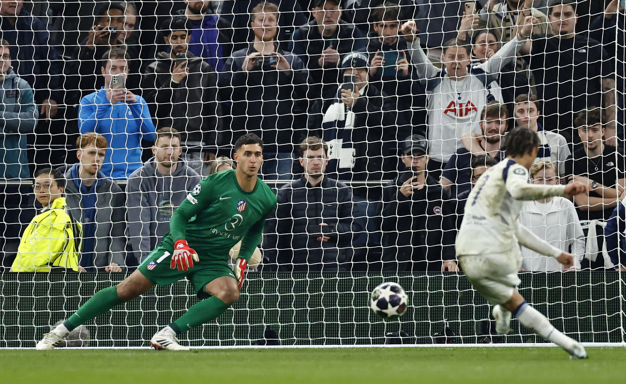 Galatasaray’ın yeni transferi Noa Lang’dan! Cimbom’a dünya yıldızı geliyor
