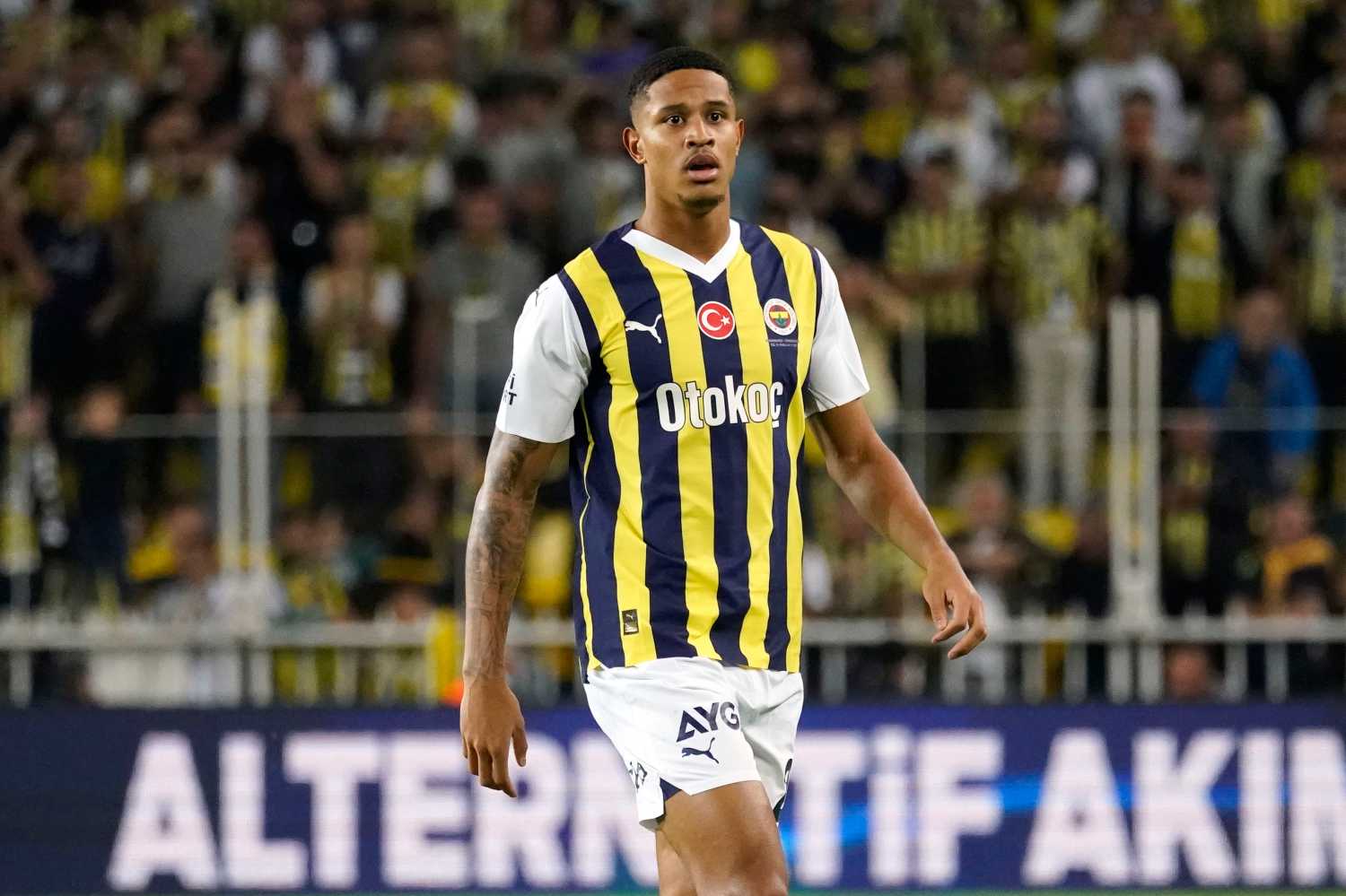 Fenerbahçe’de Jayden Oosterwolde’ye Ada’dan sürpriz talip!