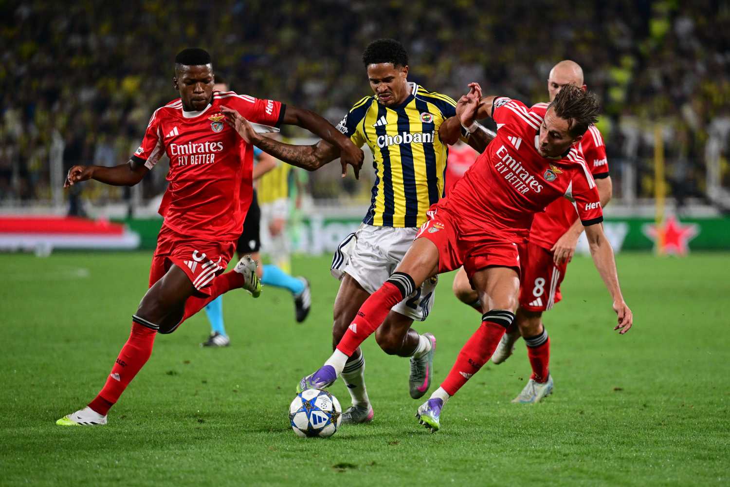 Fenerbahçe’de Jayden Oosterwolde’ye Ada’dan sürpriz talip!