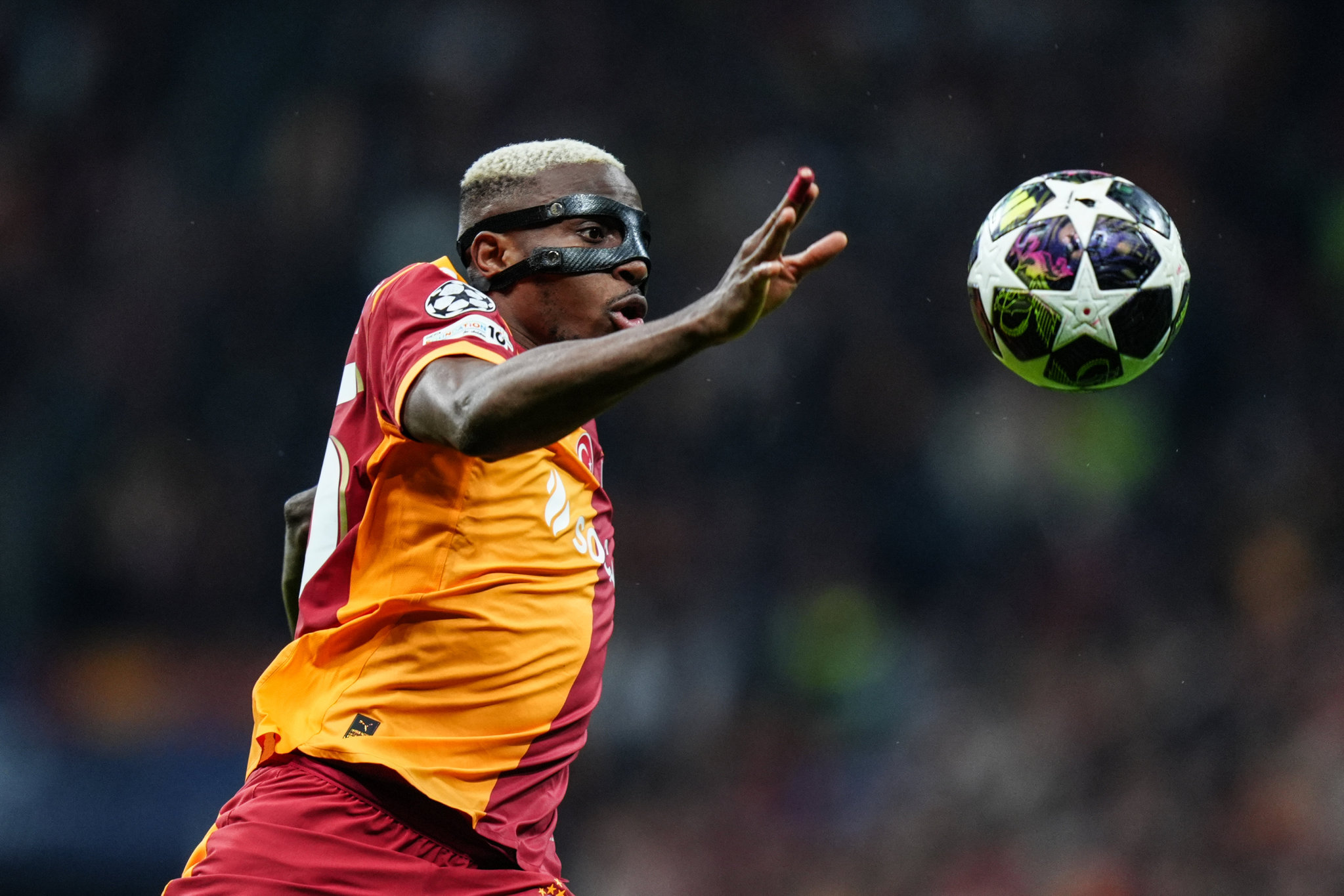 Victor Osimhen için sezonu kapatma tehlikesi! 1 ay denmişti ancak...