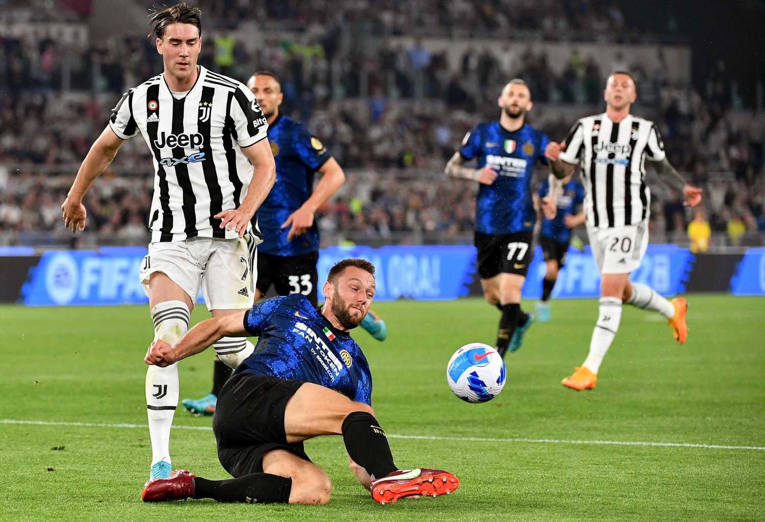 Fenerbahçe’ye Hollandalı stoper! Skriniar ile yeniden buluşacaklar