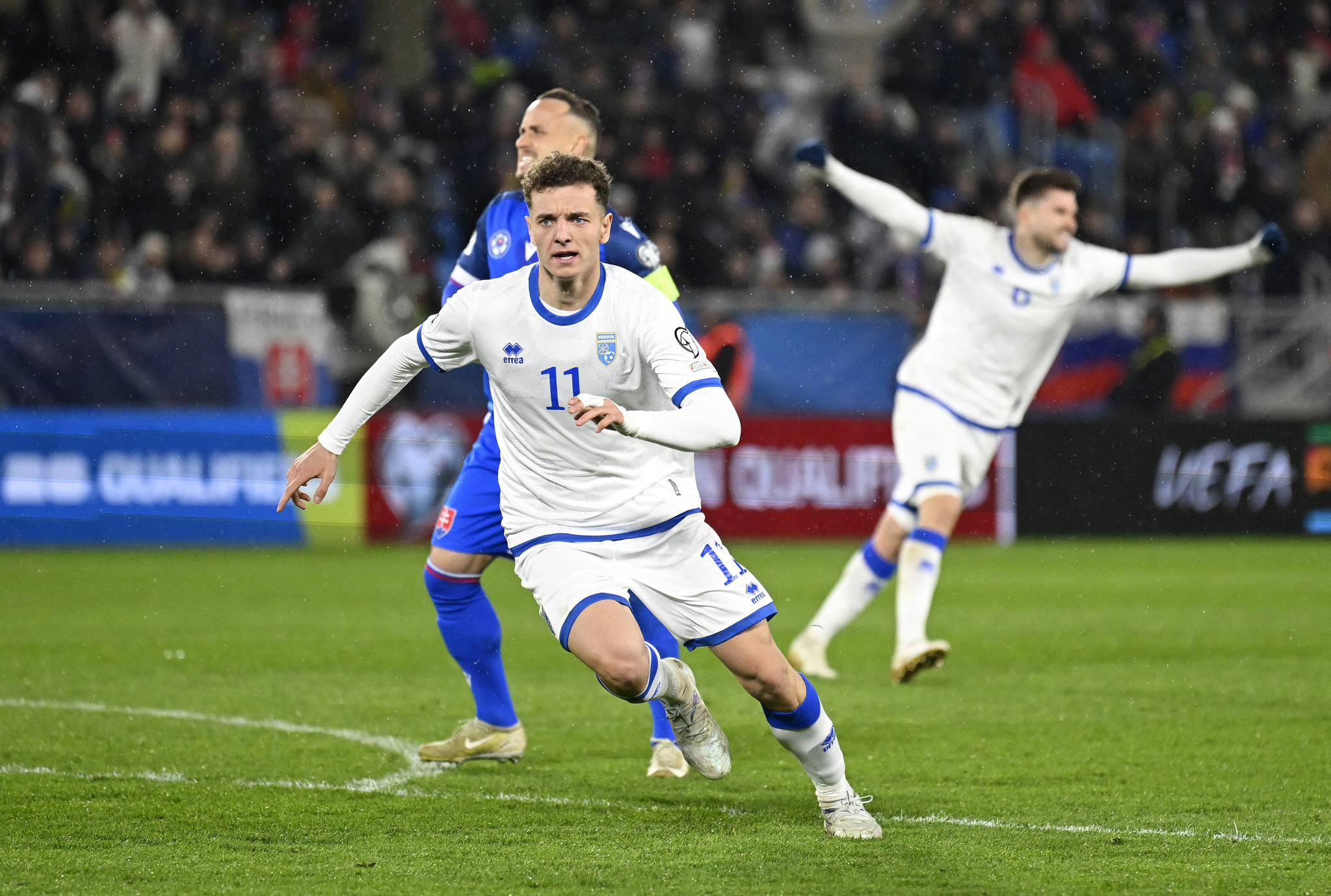 Fisnik Asllani’nin menajerinden transfer açıklaması! Adı Fenerbahçe ile anılmıştı