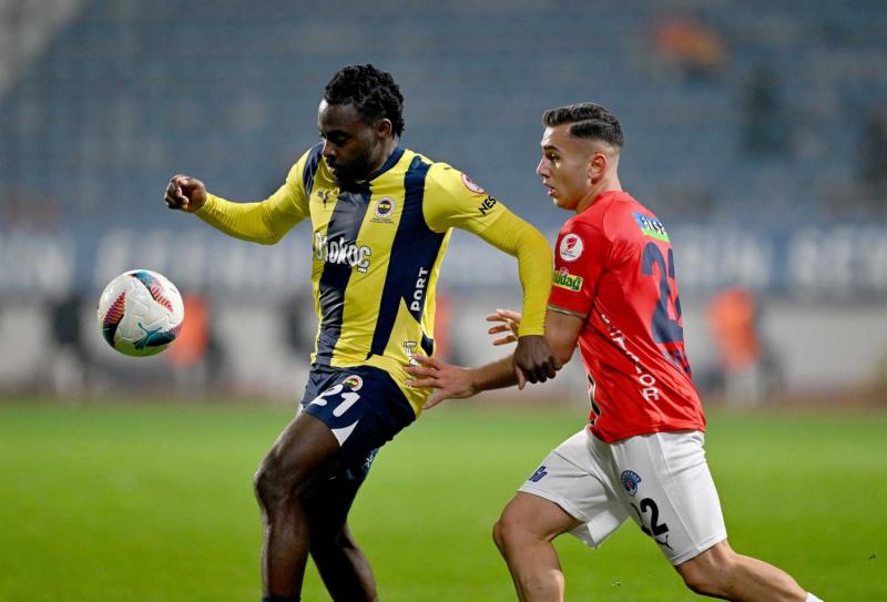 Galatasaray’dan Fenerbahçe’nin eski yıldızına kanca! Bu transfer çok konuşulur