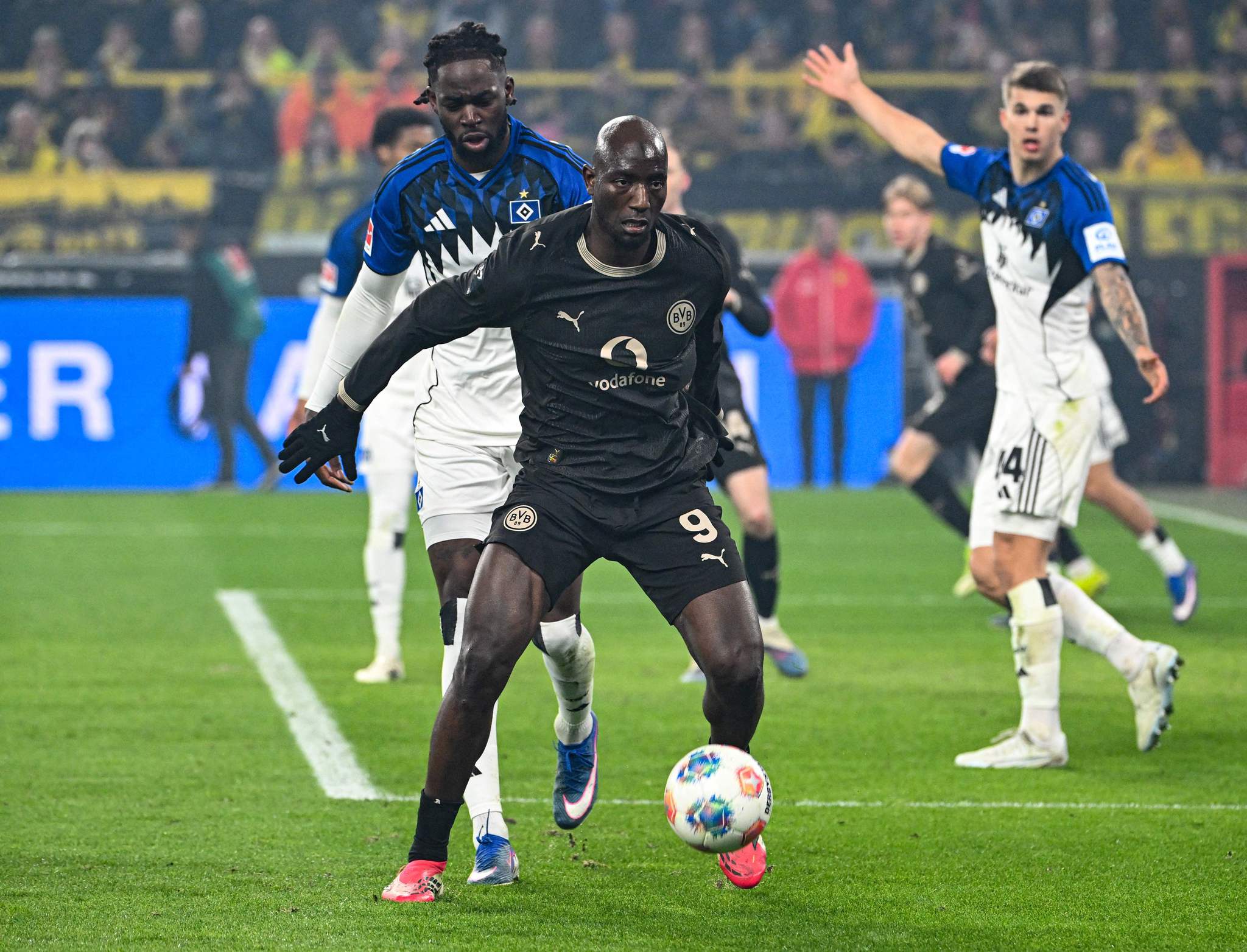 Fenerbahçe’nin santrfor gündemine yeni gelişme! Herkes Lukaku’yu beklerken...