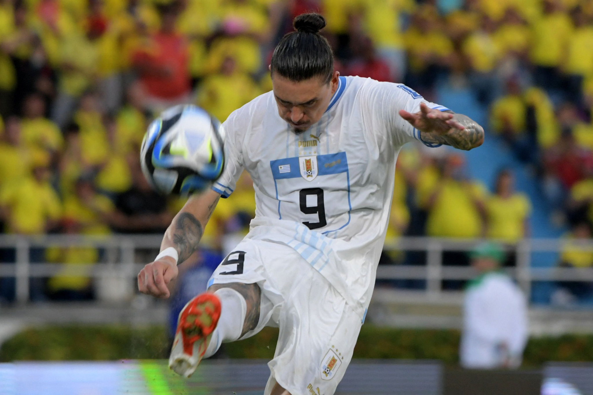 Fenerbahçe’ye golcü transferinde şok! Dünya devi rakip oldu