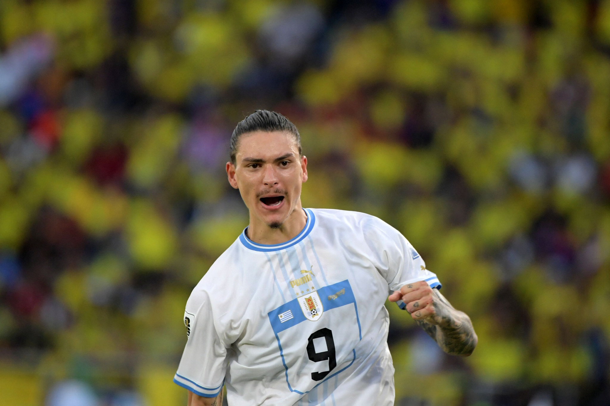 Fenerbahçe’ye golcü transferinde şok! Dünya devi rakip oldu