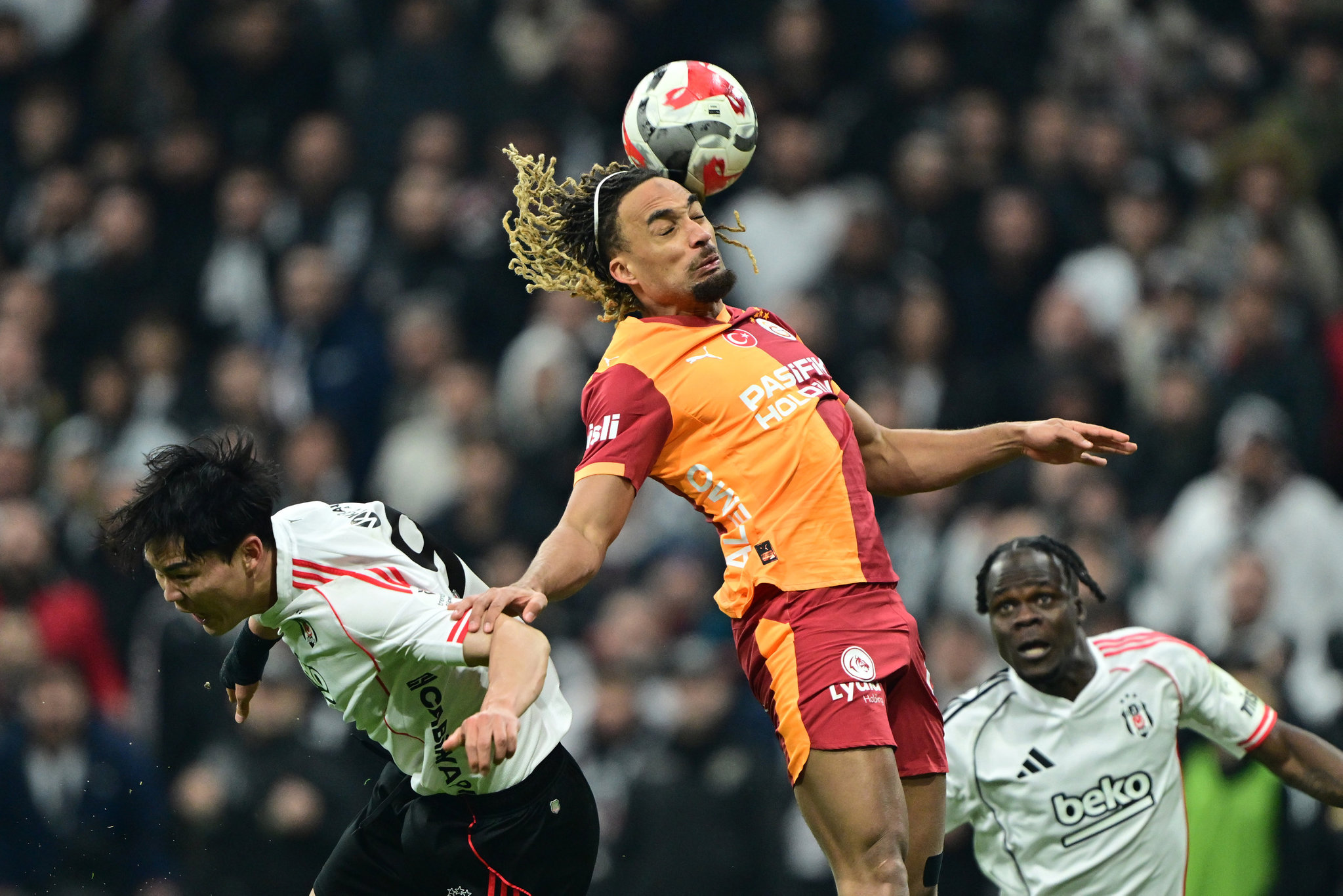 Sacha Boey yerine transfer geliyor! Yıldız isimle yollar ayrılıyor