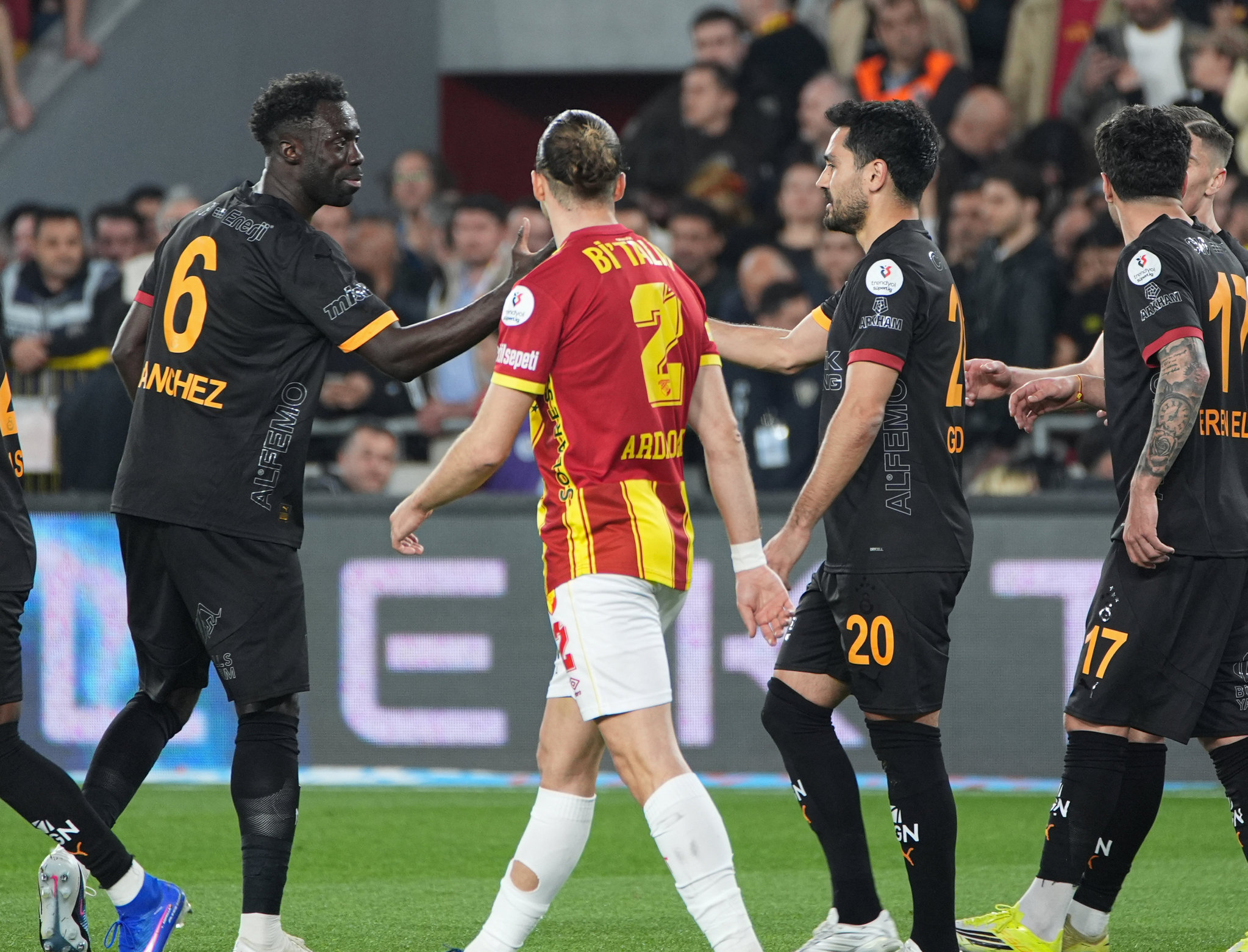 Galatasaray’da İlkay Gündoğan’dan yönetime: Takımda kalmak istiyorum