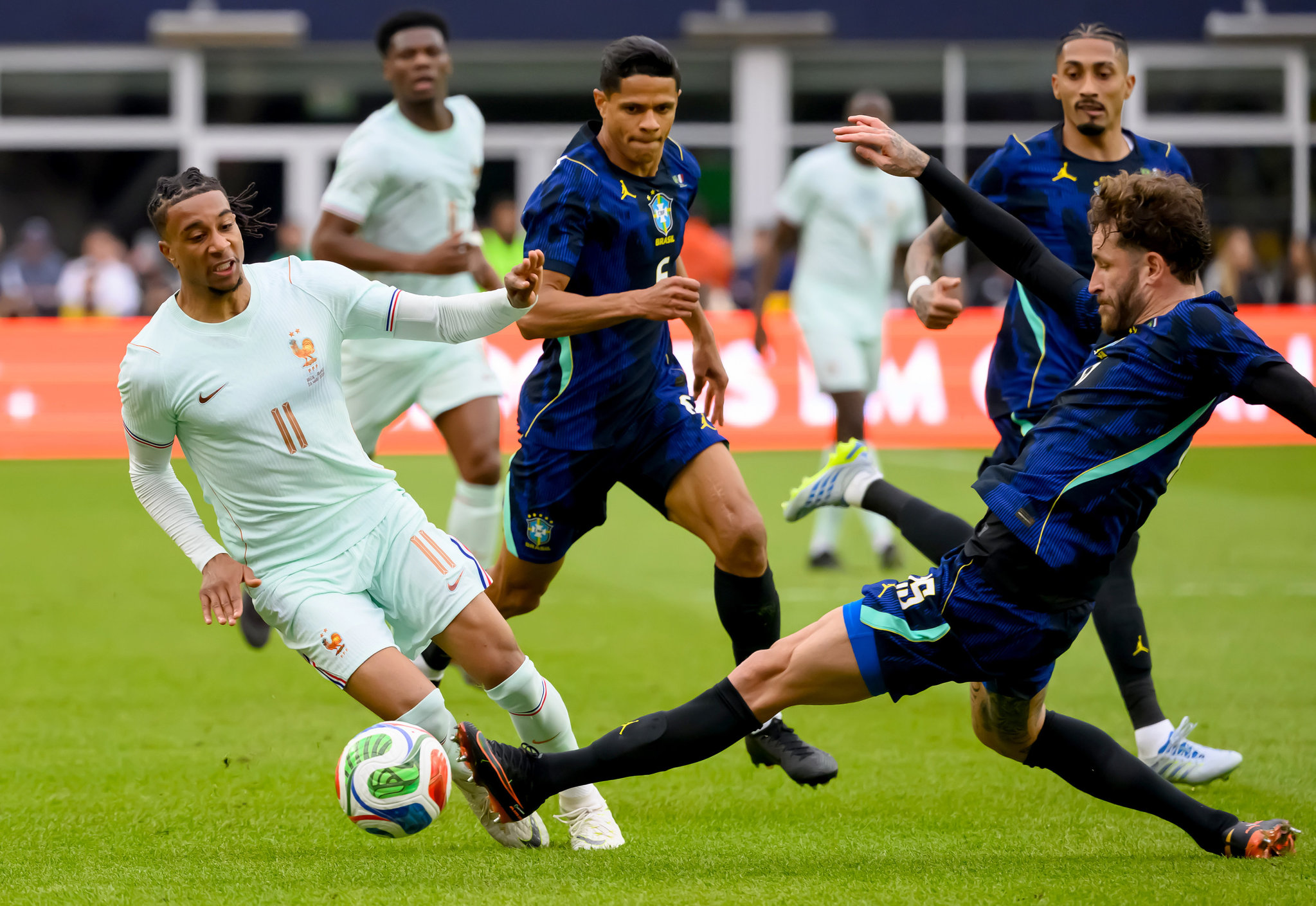 Fenerbahçe ve Galatasaray arasında transfer derbisi! Böyle kapışma görülmedi