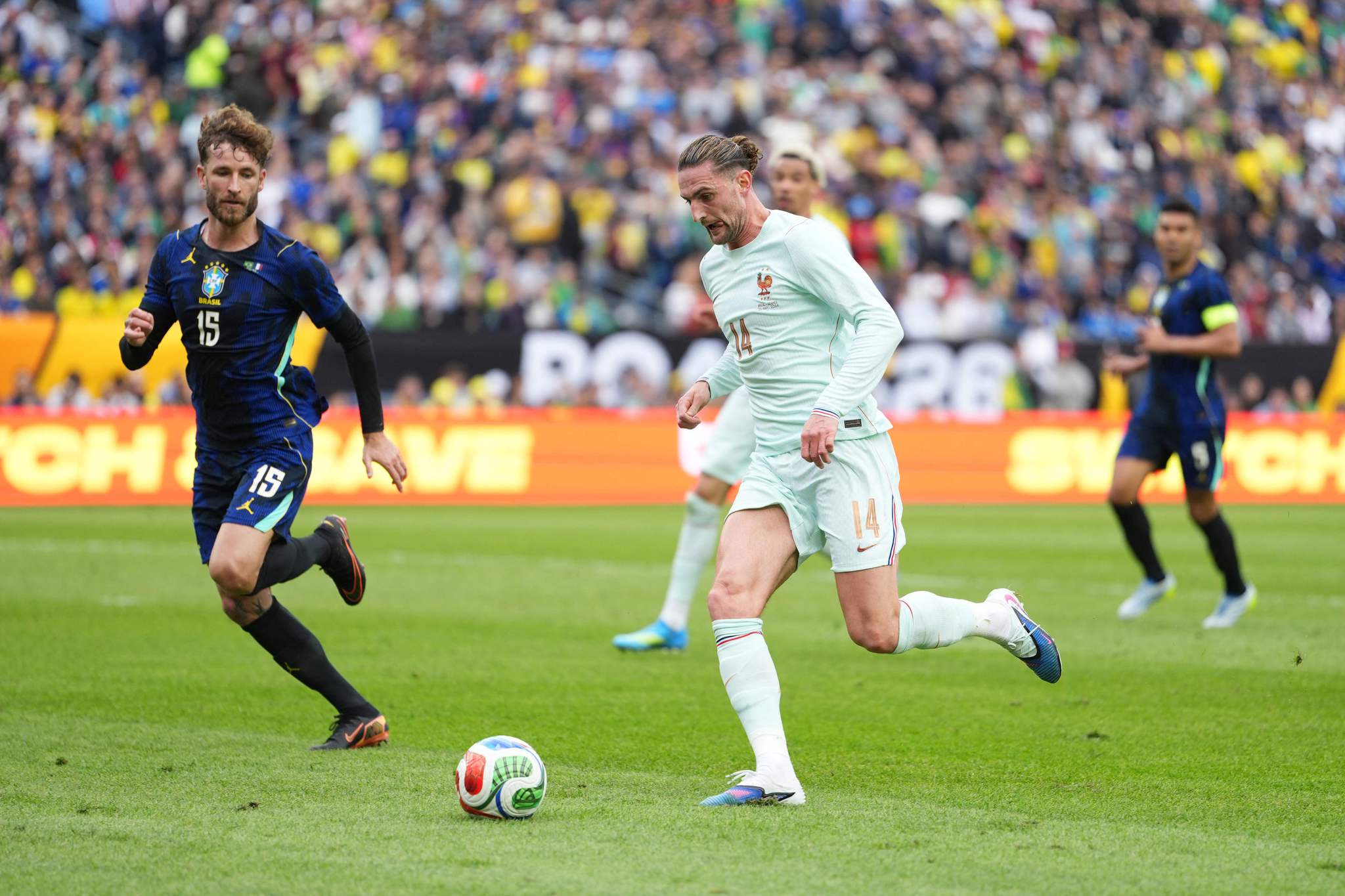 Fenerbahçe ve Galatasaray arasında transfer derbisi! Böyle kapışma görülmedi