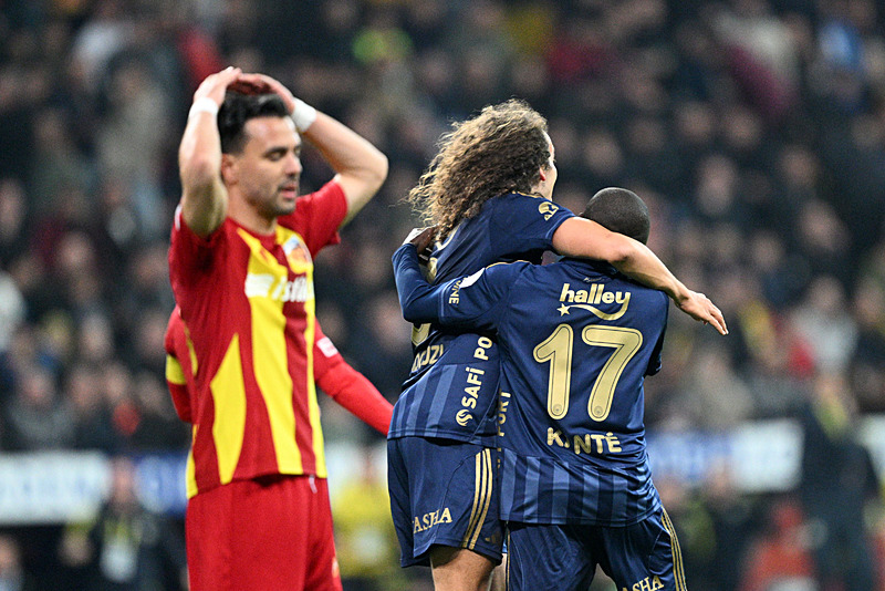 TRANSFER HABERİ: Fenerbahçe’den golcü bombası! Beşiktaş da istiyordu ancak...