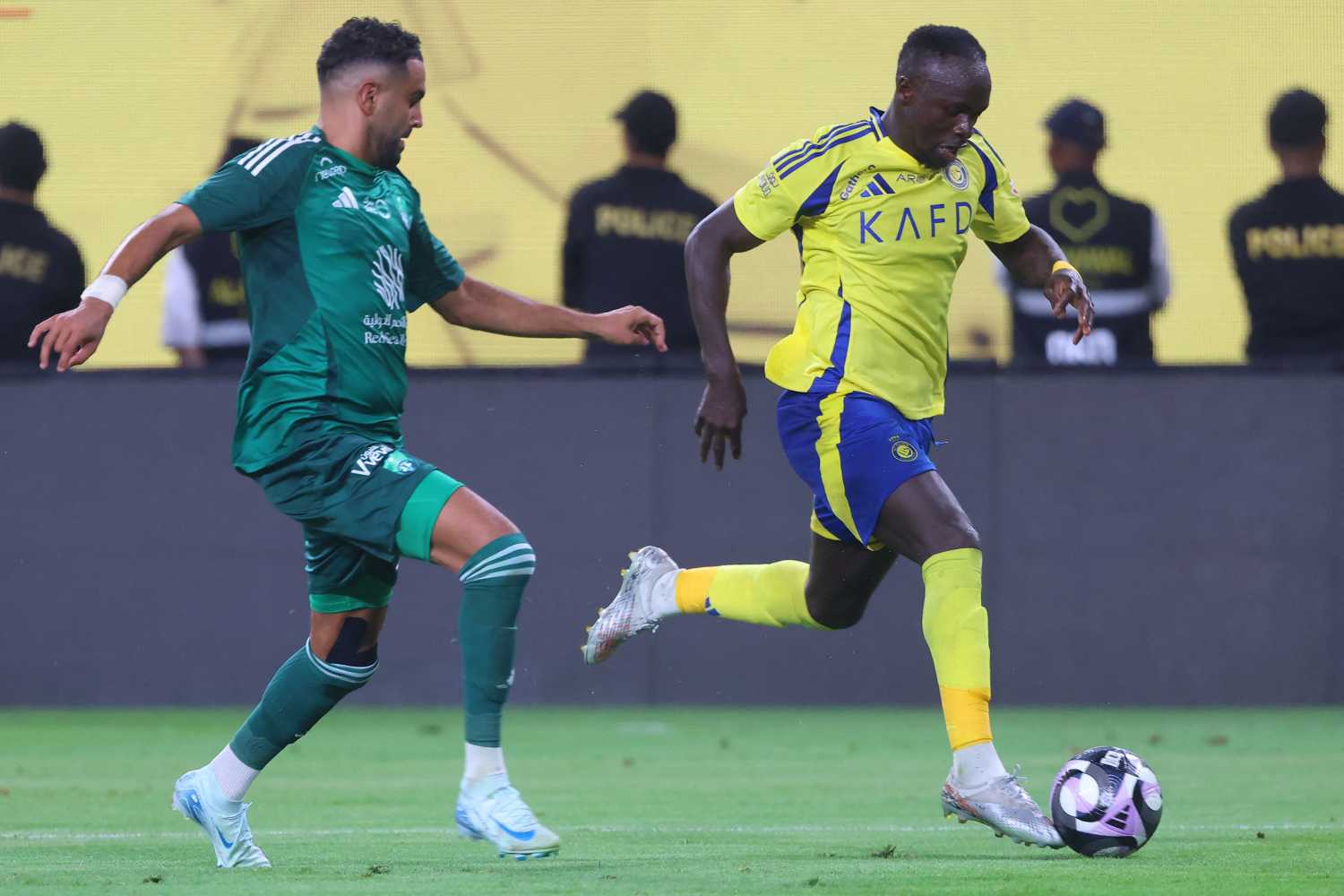 Fenerbahçe’de sağ kanada dünya yıldızı! Başkan Saran devrede