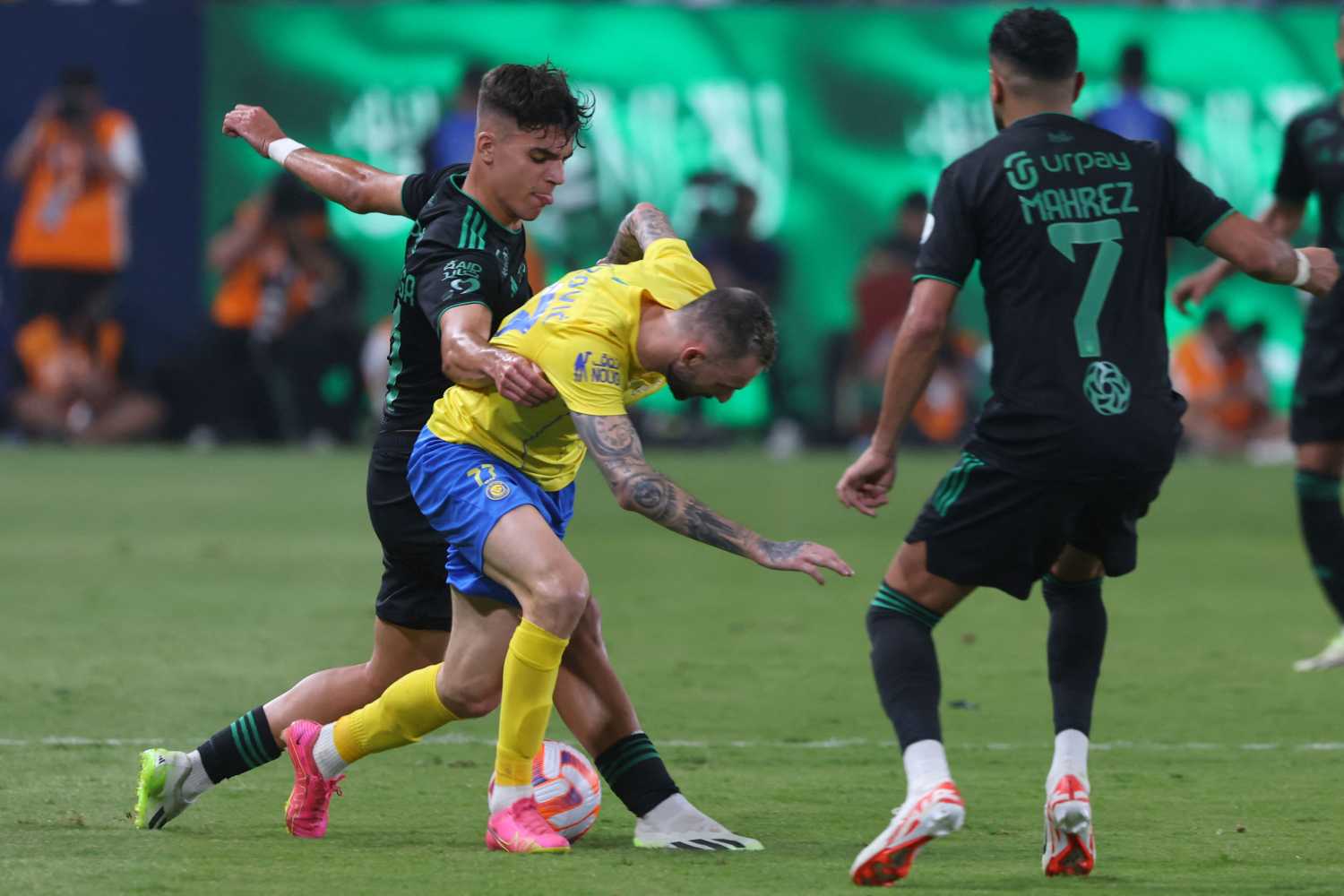 Fenerbahçe’de sağ kanada dünya yıldızı! Başkan Saran devrede