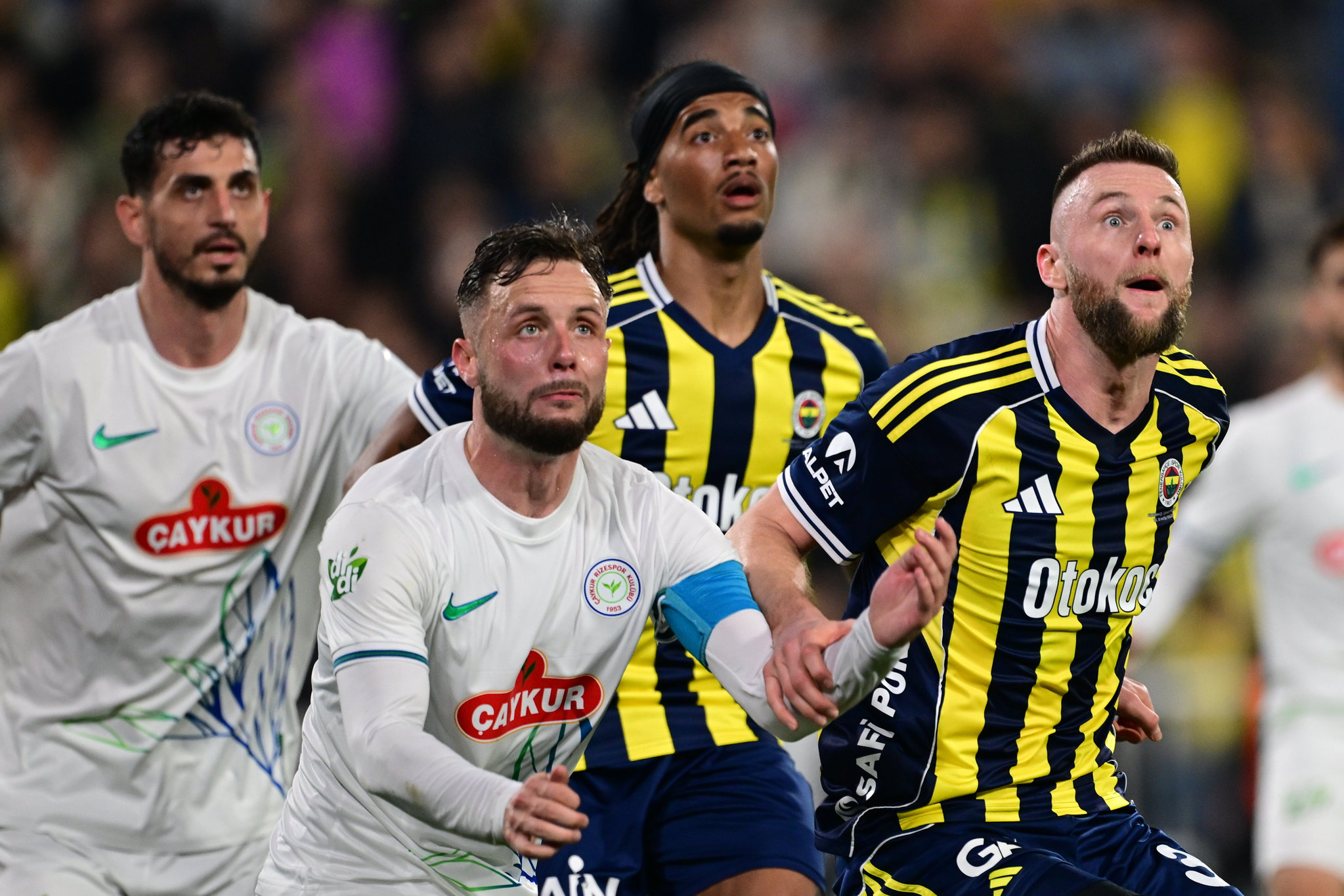 Fenerbahçe’de flaş ayrılık! Çaykur Rizespor maçı sonrası bileti kesildi