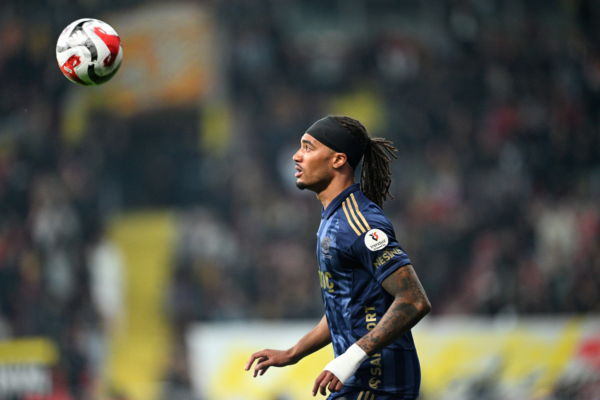 Fenerbahçe’de flaş ayrılık! Çaykur Rizespor maçı sonrası bileti kesildi