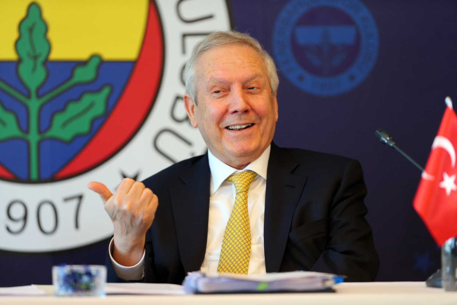 Yüksek Divan Kurulu öncesi Aziz Yıldırım ile Mahmut Uslu arasında flaş diyalog!