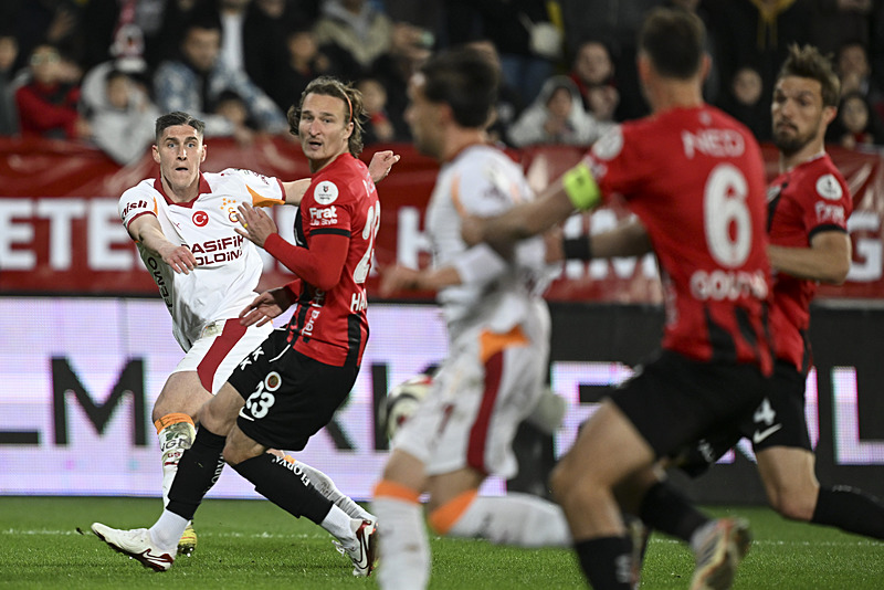 Sane’nin iptal edilen golünde ofsayt kararı doğru mu? Ahmet Çakar yorumladı