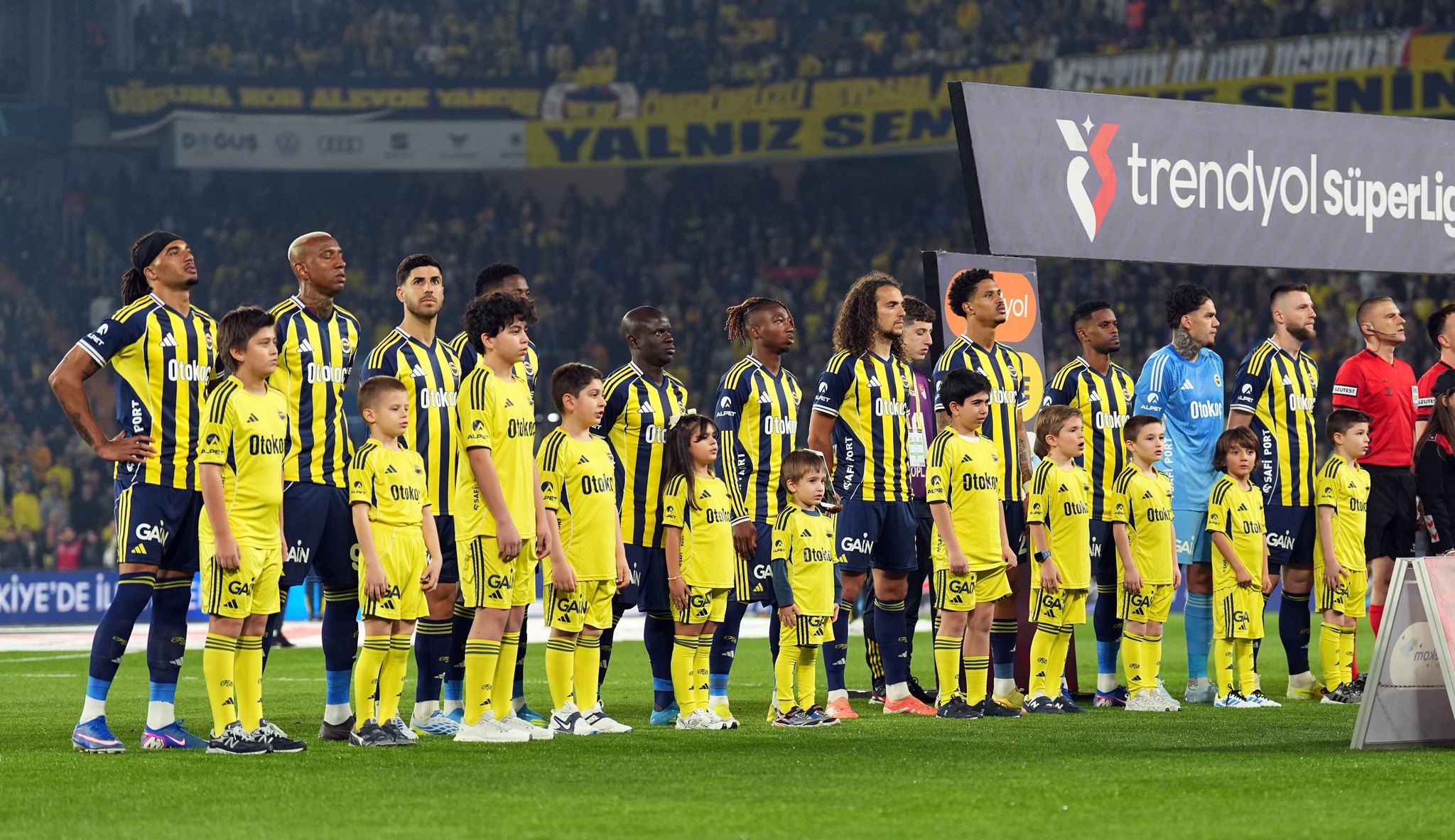 PSG’den Fenerbahçe’nin yıldızına transfer kancası!