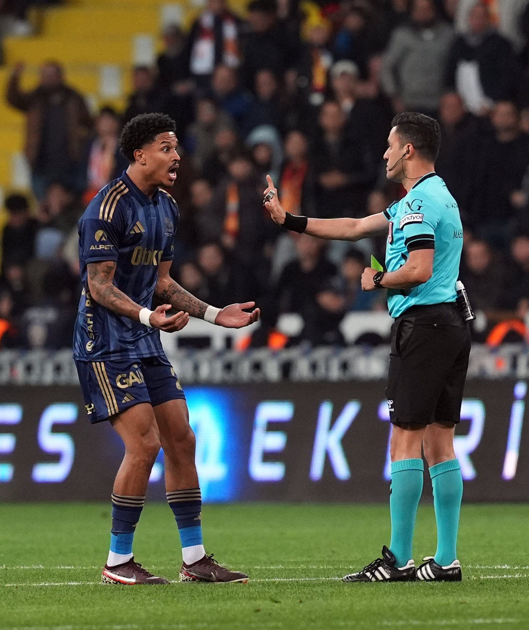 PSG’den Fenerbahçe’nin yıldızına transfer kancası!