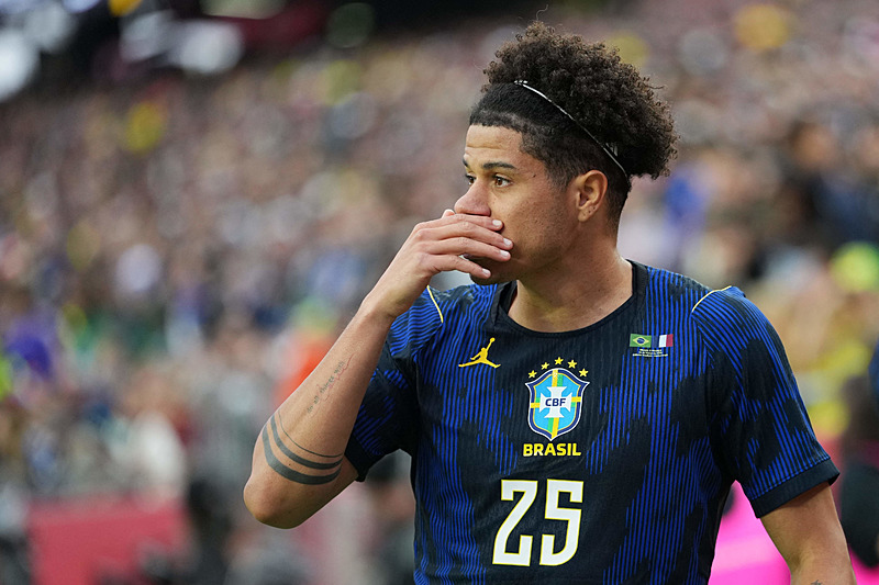 Galatasaray’ın yıldızına Premier Lig’den 2 talip birden! Fenerbahçe derbisinde...