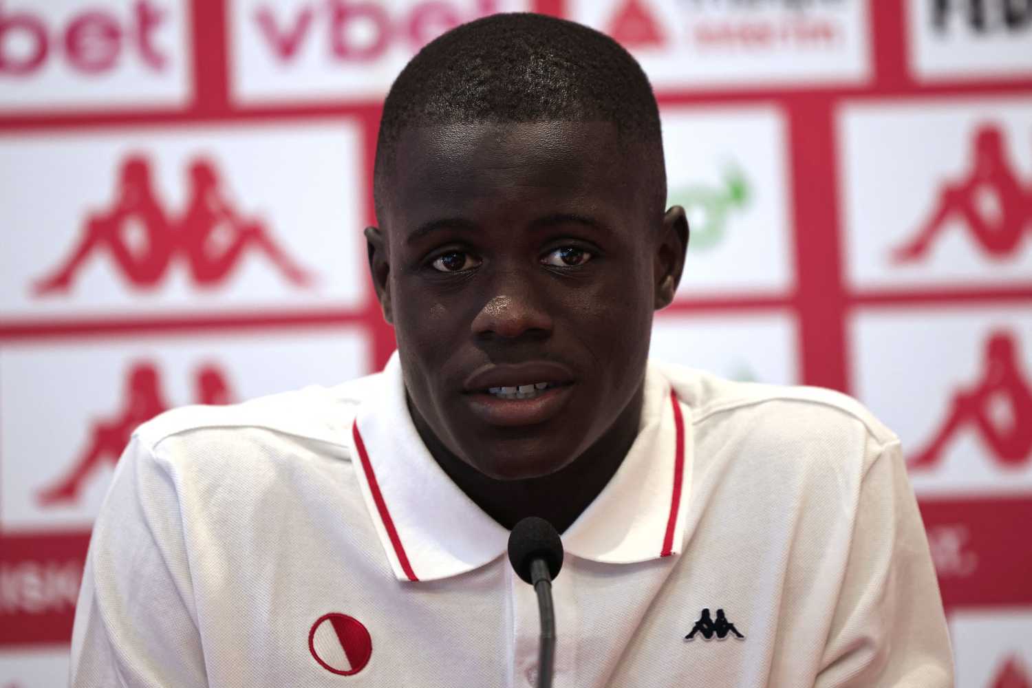 Fenerbahçe’den stoper bombası! Kanarya’nın eski aşkı alevlendi