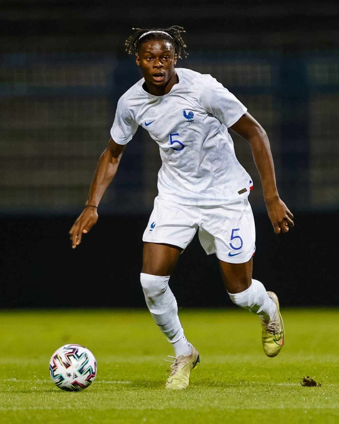 Galatasaray’a yeni orta saha İngiltere’den! Kiralama formülü kullanılacak