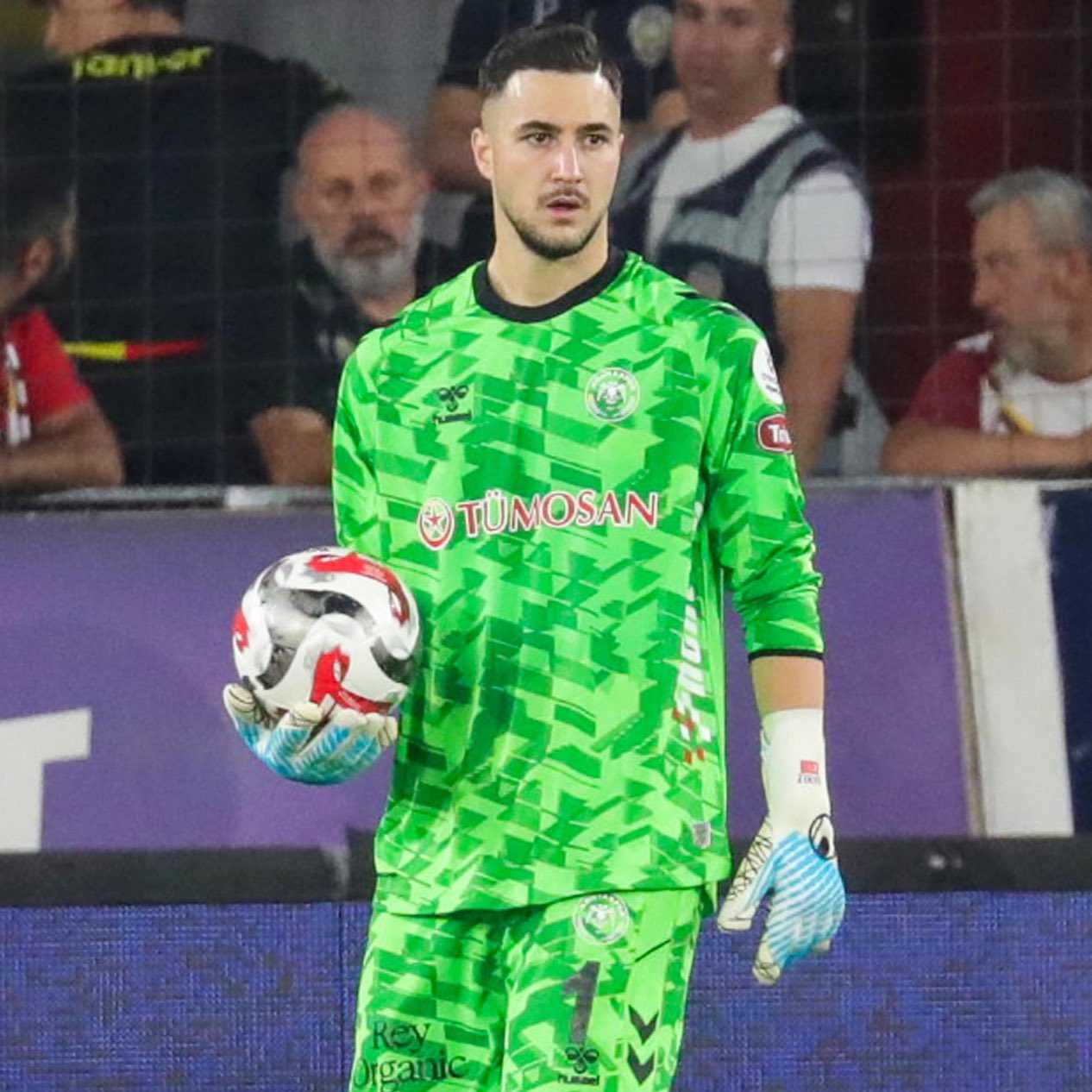 Galatasaray’ın yeni kalecisi Süper Lig’den! Günay Güvenç’in yerine gelecek