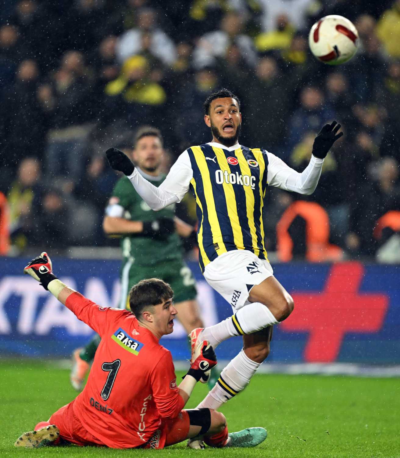 Galatasaray’ın yeni kalecisi Süper Lig’den! Günay Güvenç’in yerine gelecek