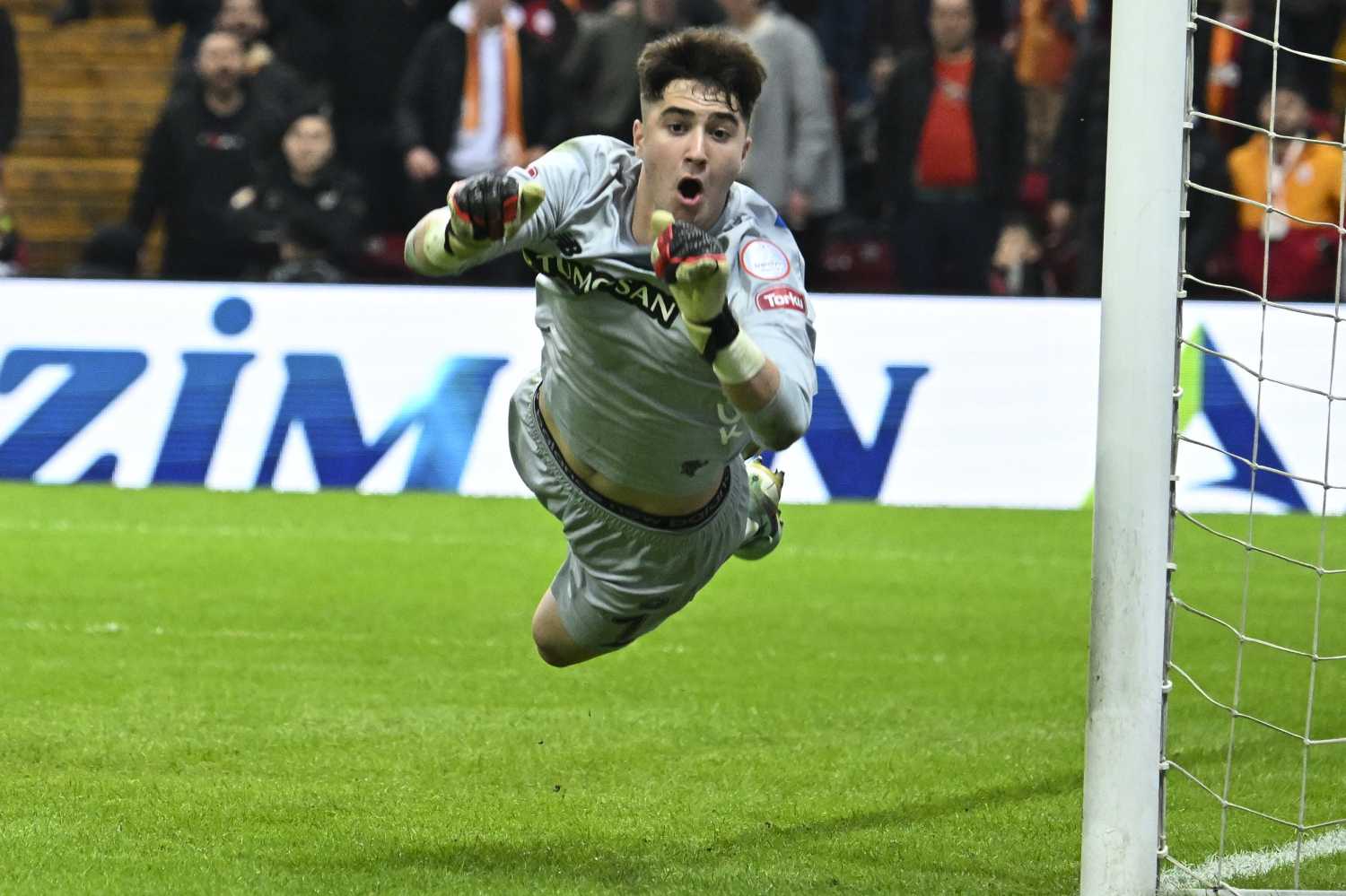 Galatasaray’ın yeni kalecisi Süper Lig’den! Günay Güvenç’in yerine gelecek