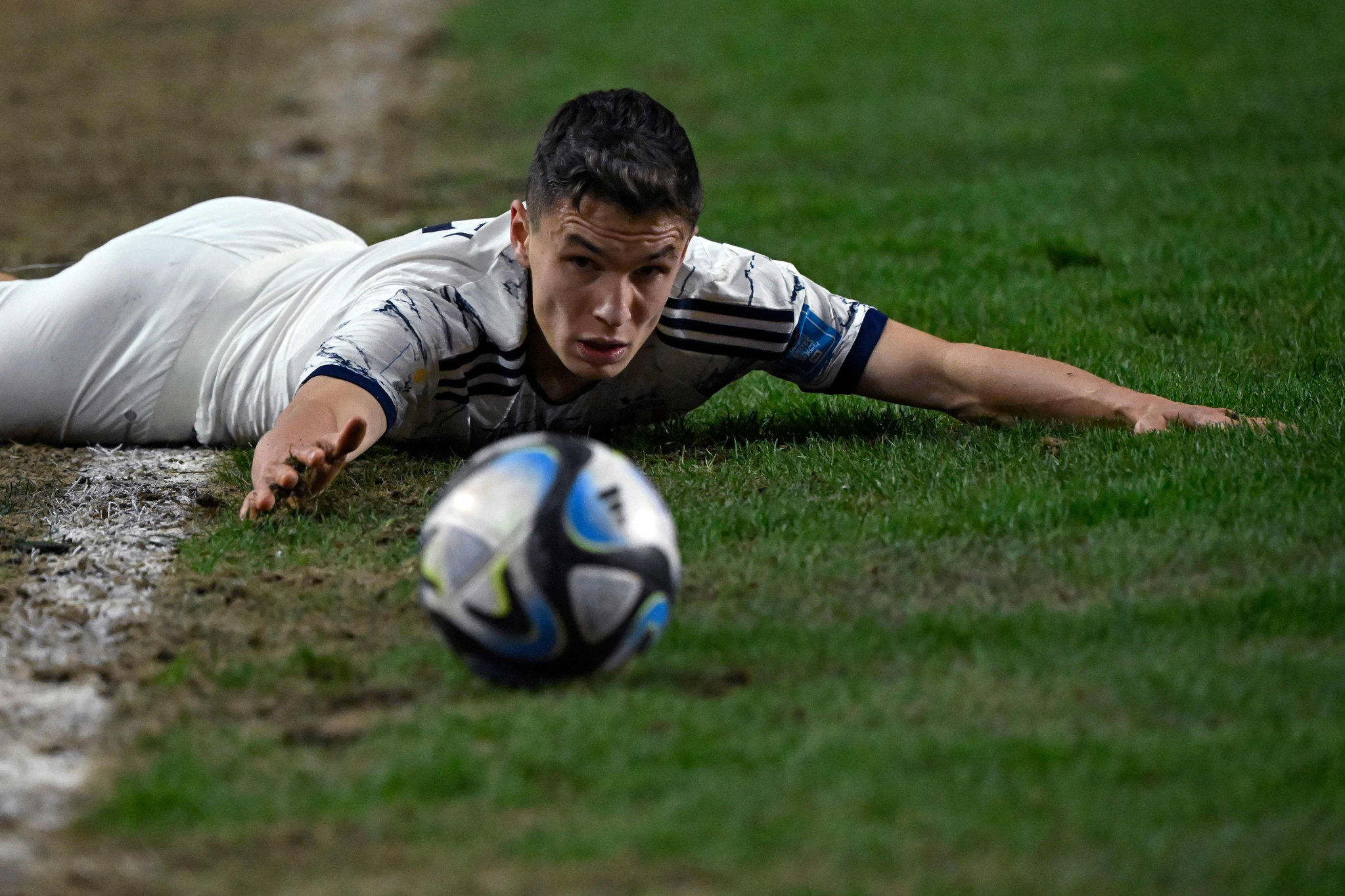 Galatasaray’dan sağ beke kalıcı transfer hamlesi: Beklenen bonservis belli oldu