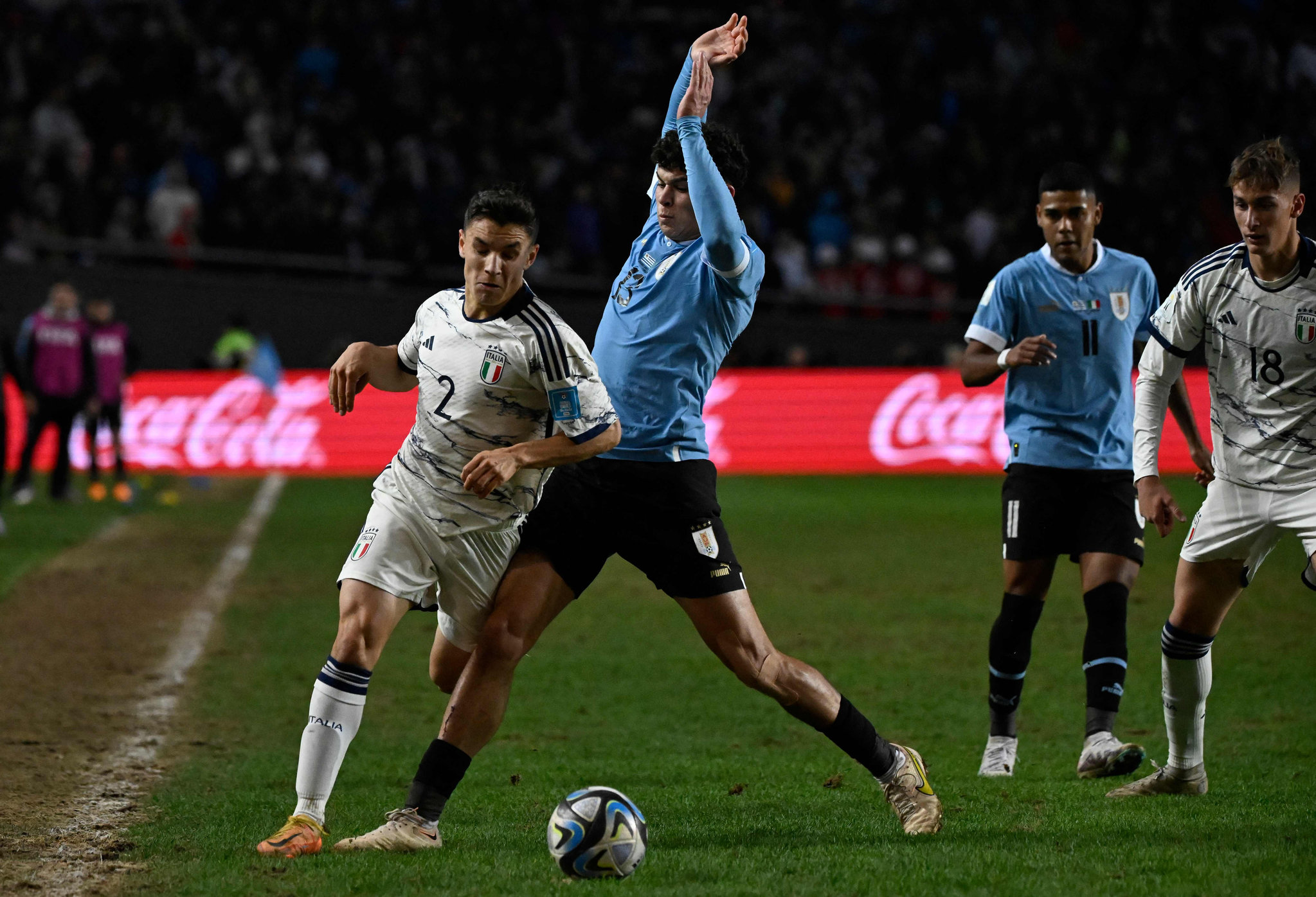 Galatasaray’dan sağ beke kalıcı transfer hamlesi: Beklenen bonservis belli oldu