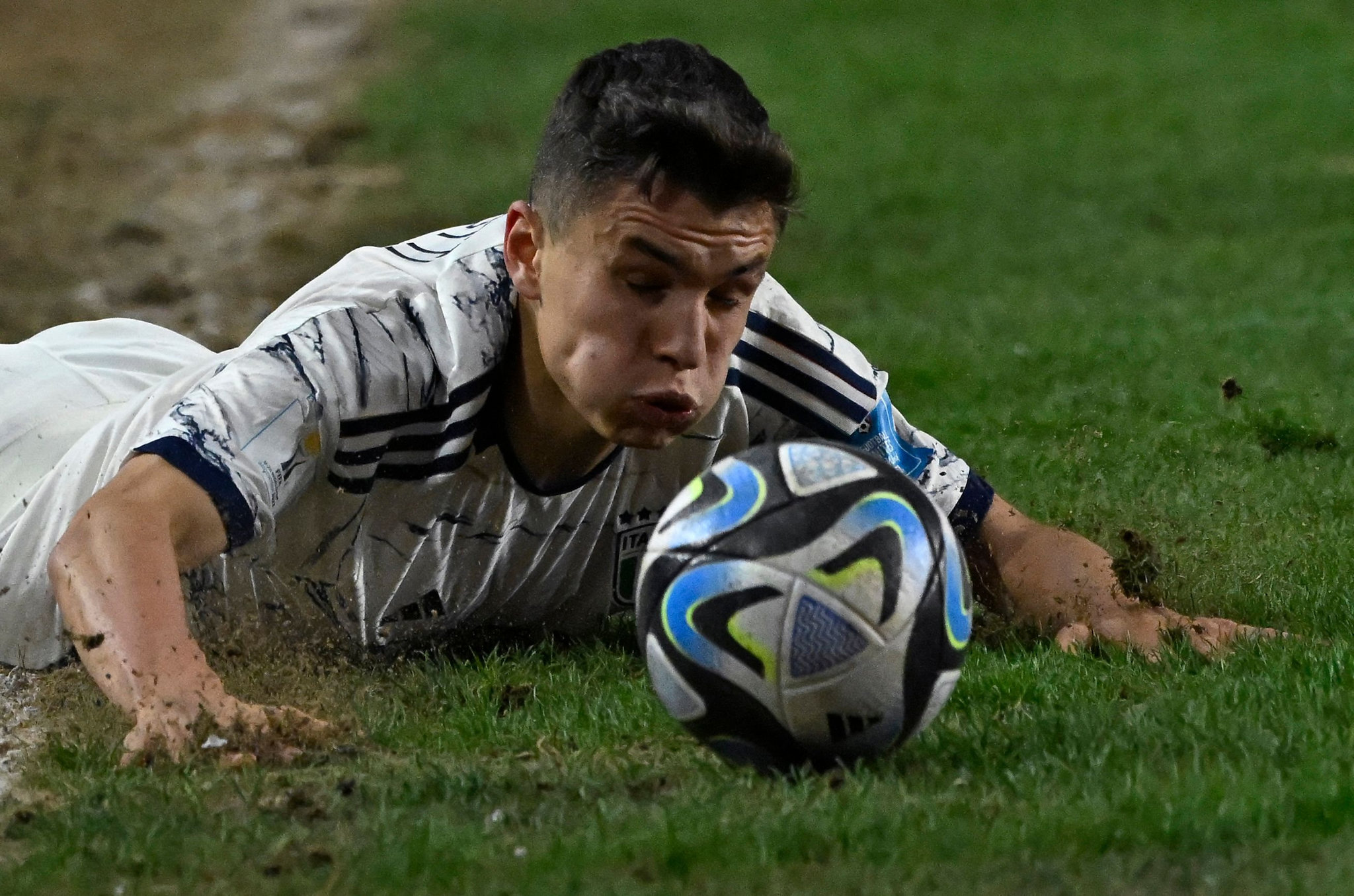 Galatasaray’dan sağ beke kalıcı transfer hamlesi: Beklenen bonservis belli oldu